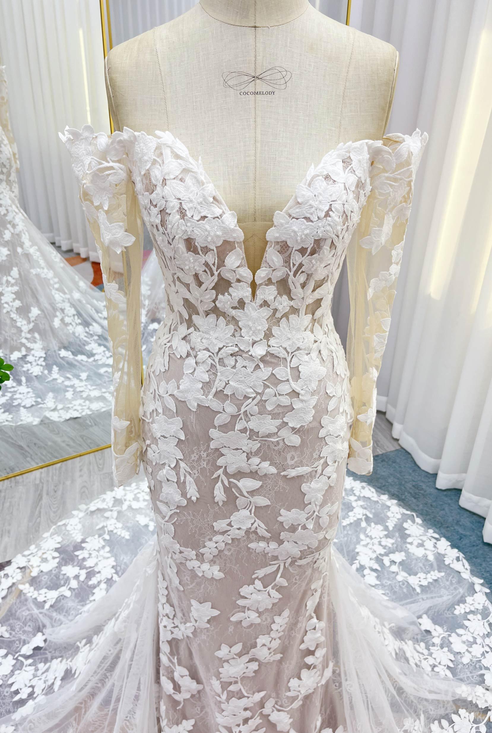 Trumpet-Mermaid Court Train Lace Tulle Wedding Dress CW3250 - COCOMELODY