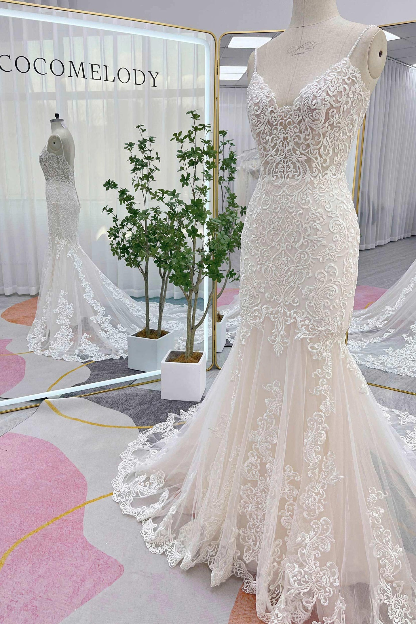 Trumpet-Mermaid Chapel Train Lace Tulle Wedding Dress CW3251 - COCOMELODY