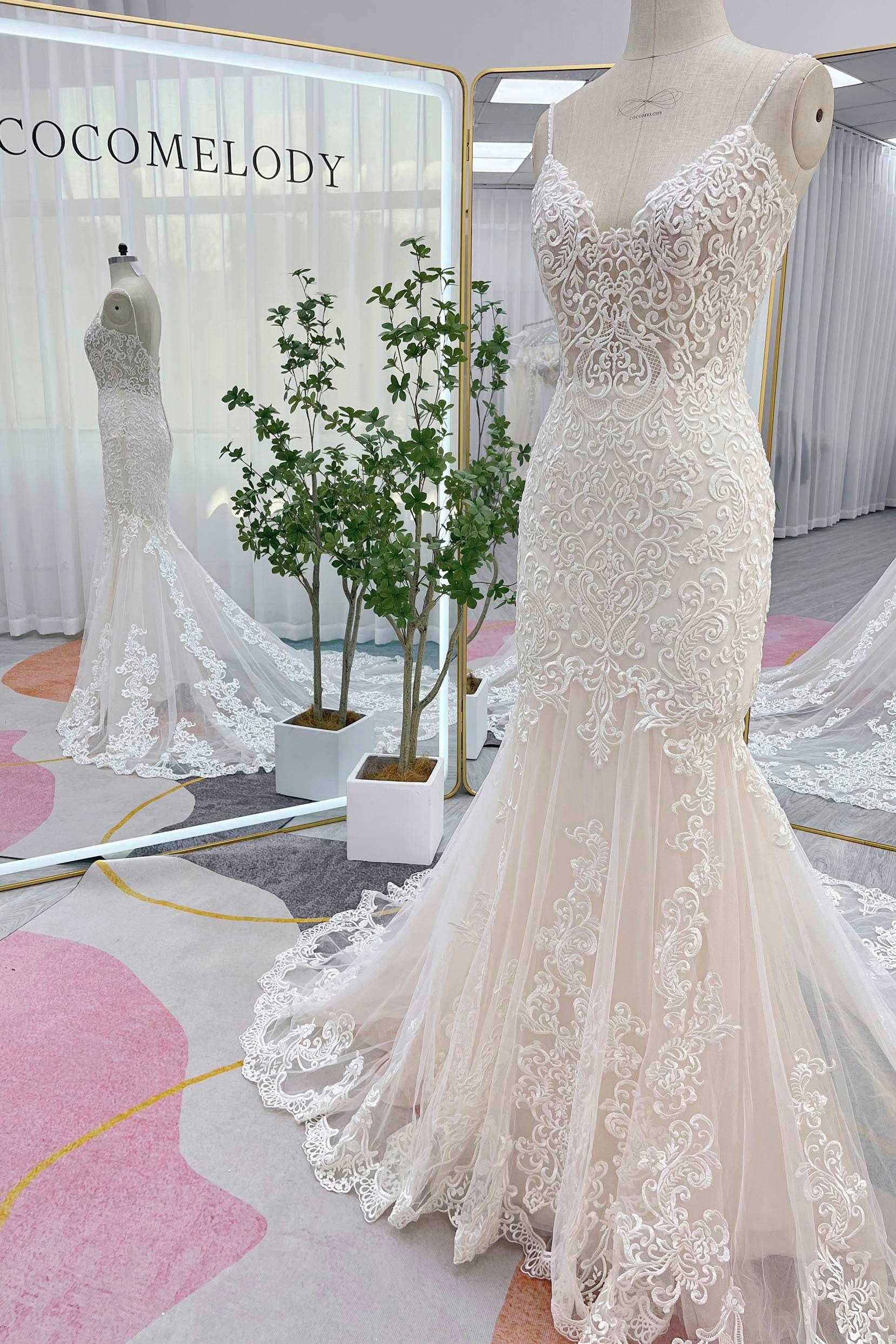 Trumpet-Mermaid Chapel Train Lace Tulle Wedding Dress CW3251 - COCOMELODY