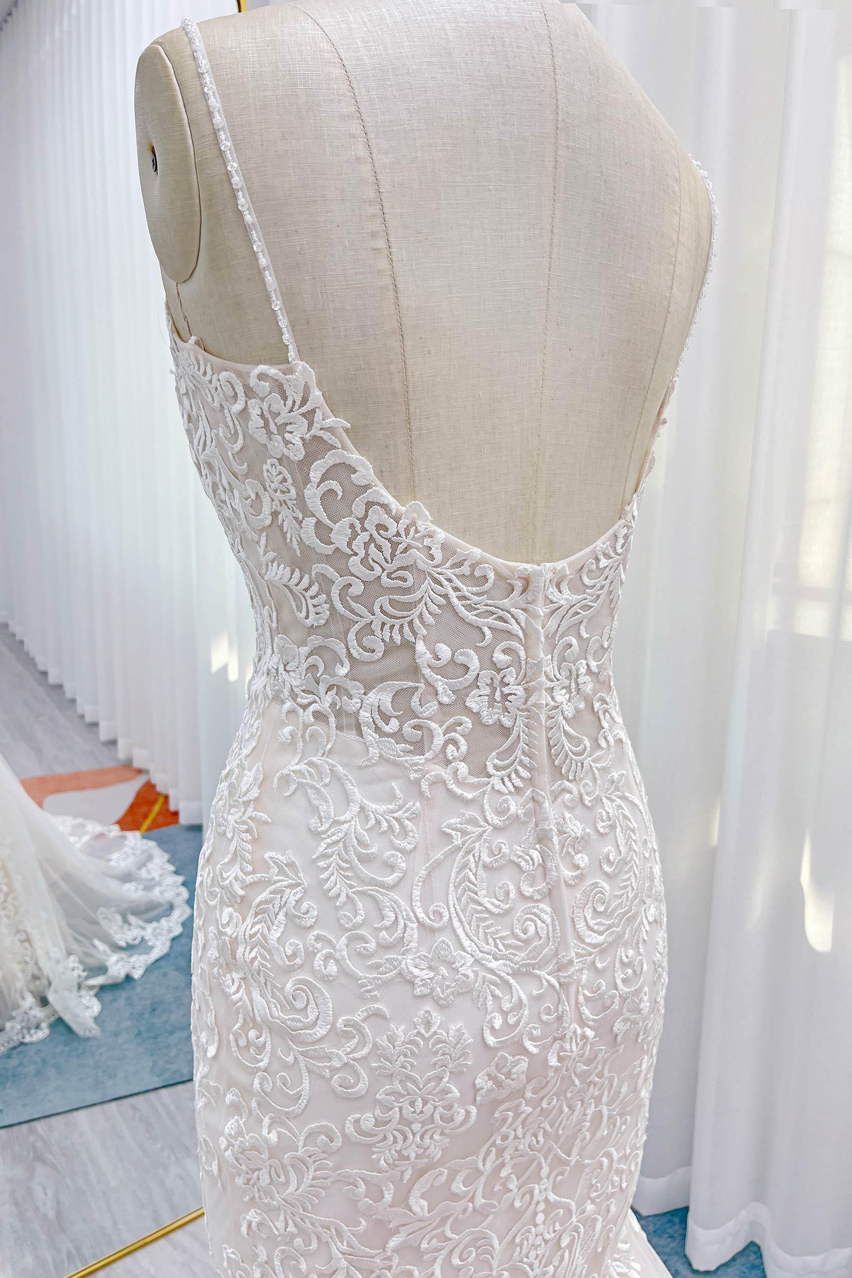 Trumpet-Mermaid Chapel Train Lace Tulle Wedding Dress CW3251 - COCOMELODY