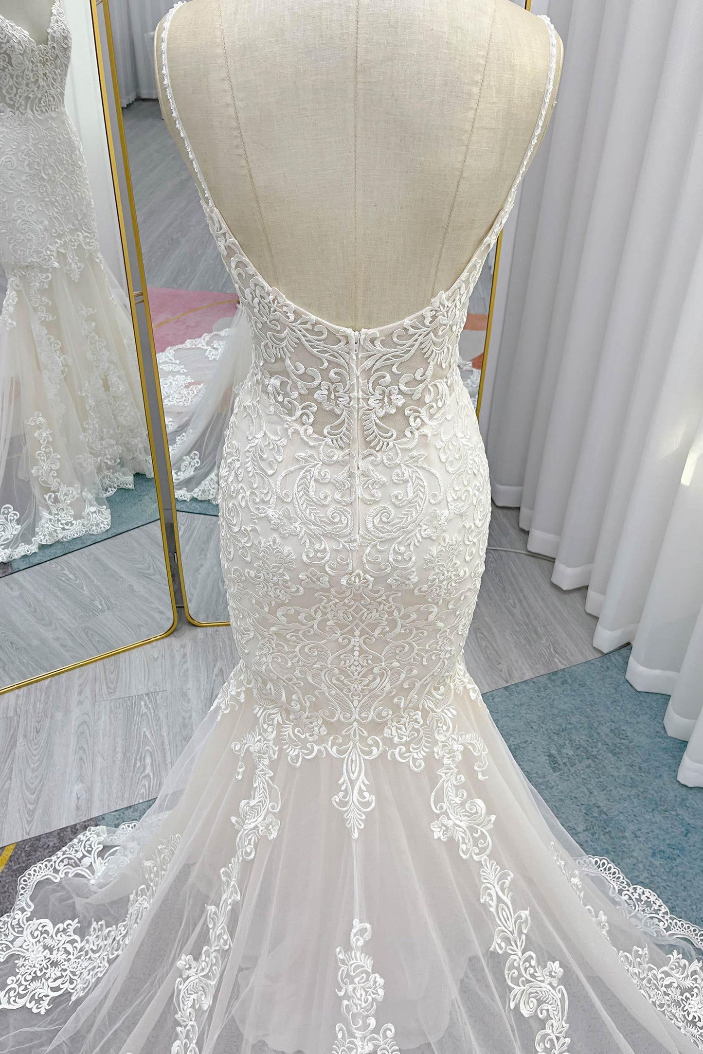 Trumpet-Mermaid Chapel Train Lace Tulle Wedding Dress CW3251 - COCOMELODY
