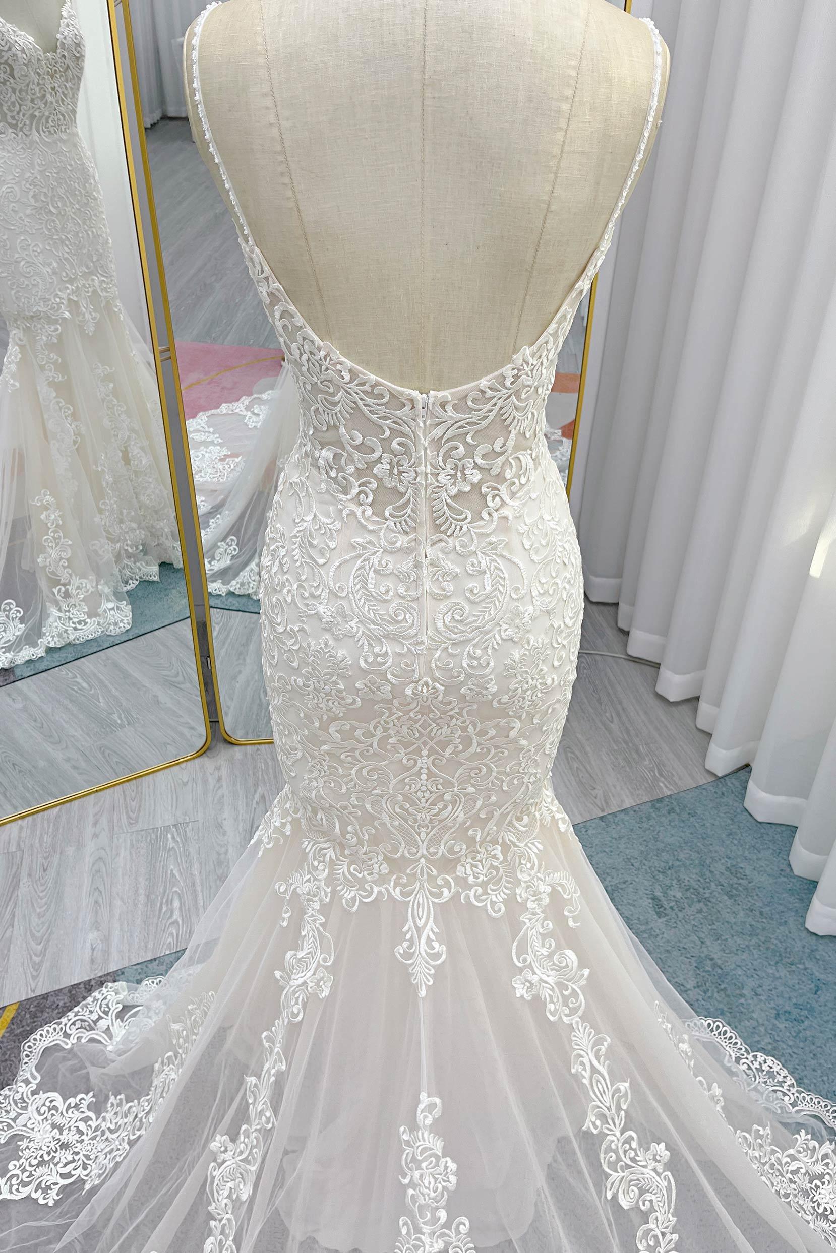 Trumpet-Mermaid Chapel Train Lace Tulle Wedding Dress CW3251 - COCOMELODY