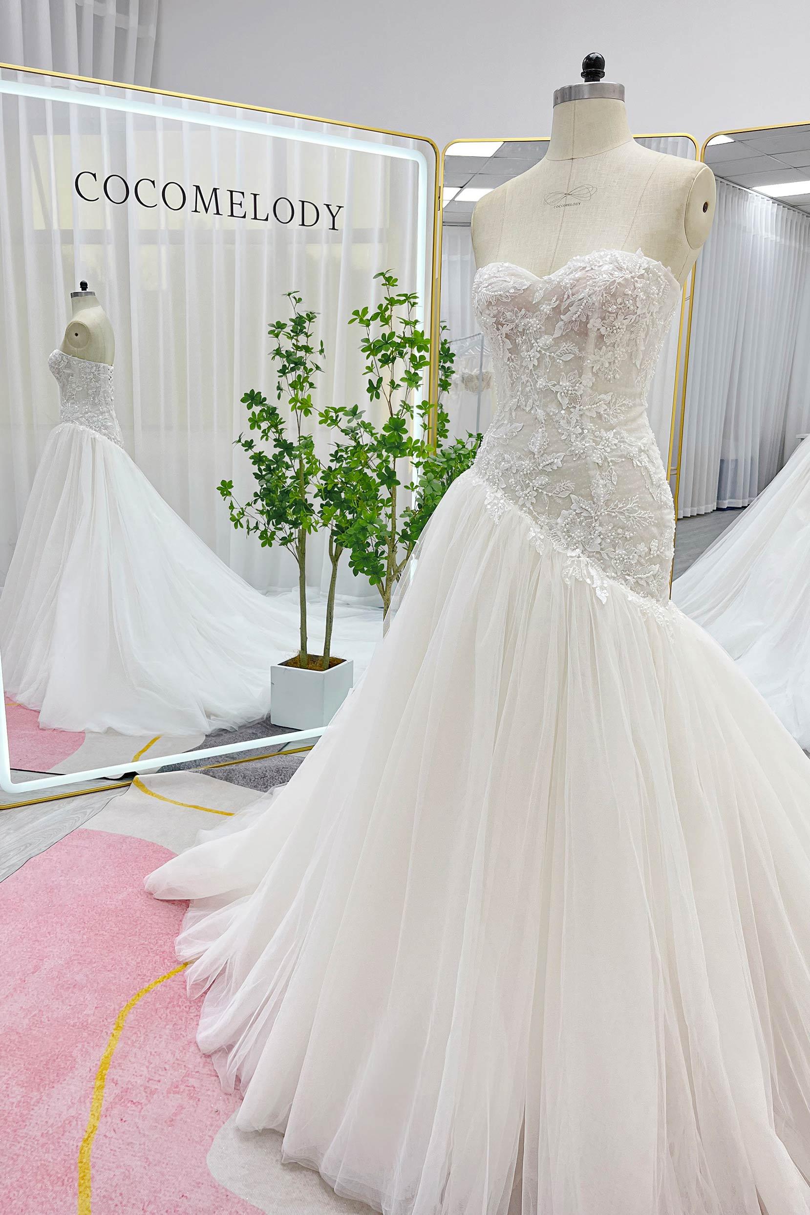 Trumpet-Mermaid Chapel Train Lace Tulle Wedding Dress CW3254 - COCOMELODY