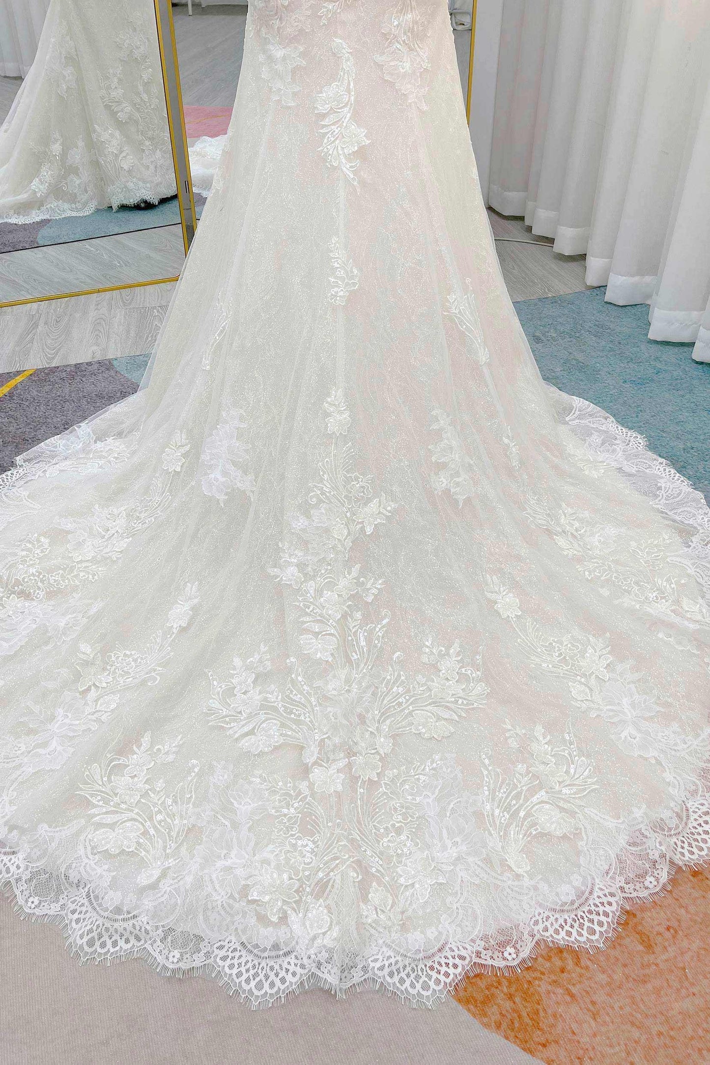 Trumpet-Mermaid Chapel Train Lace Tulle Wedding Dress CW3257 - COCOMELODY