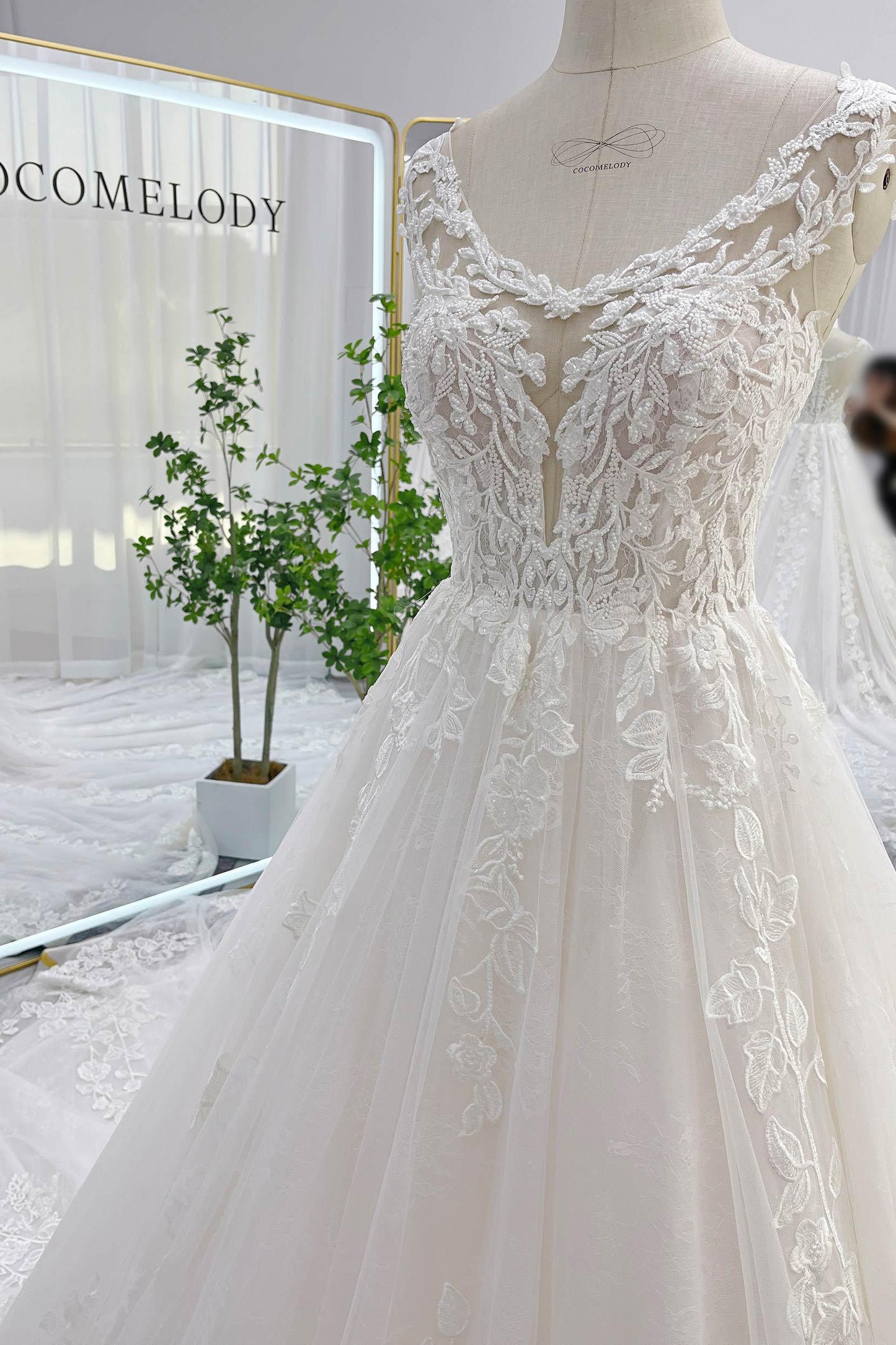 Ball Gown Cathedral Train Lace Tulle Wedding Dress CW3259 - COCOMELODY