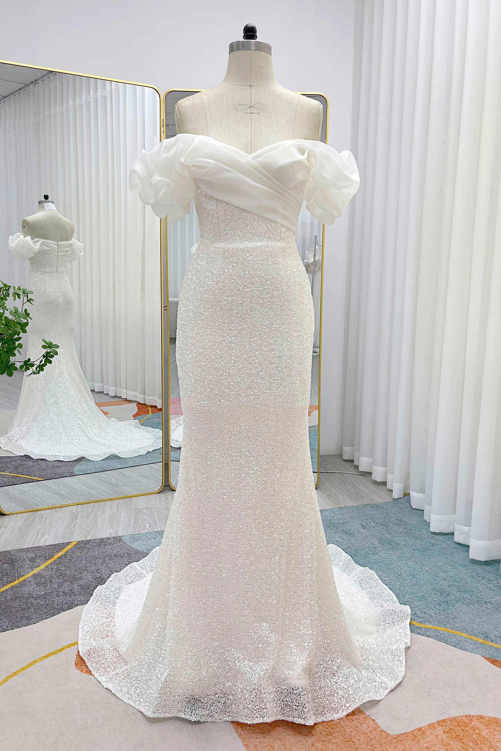 Trumpet-Mermaid Court Train Sequined Lace Wedding Dress CW3265 - COCOMELODY