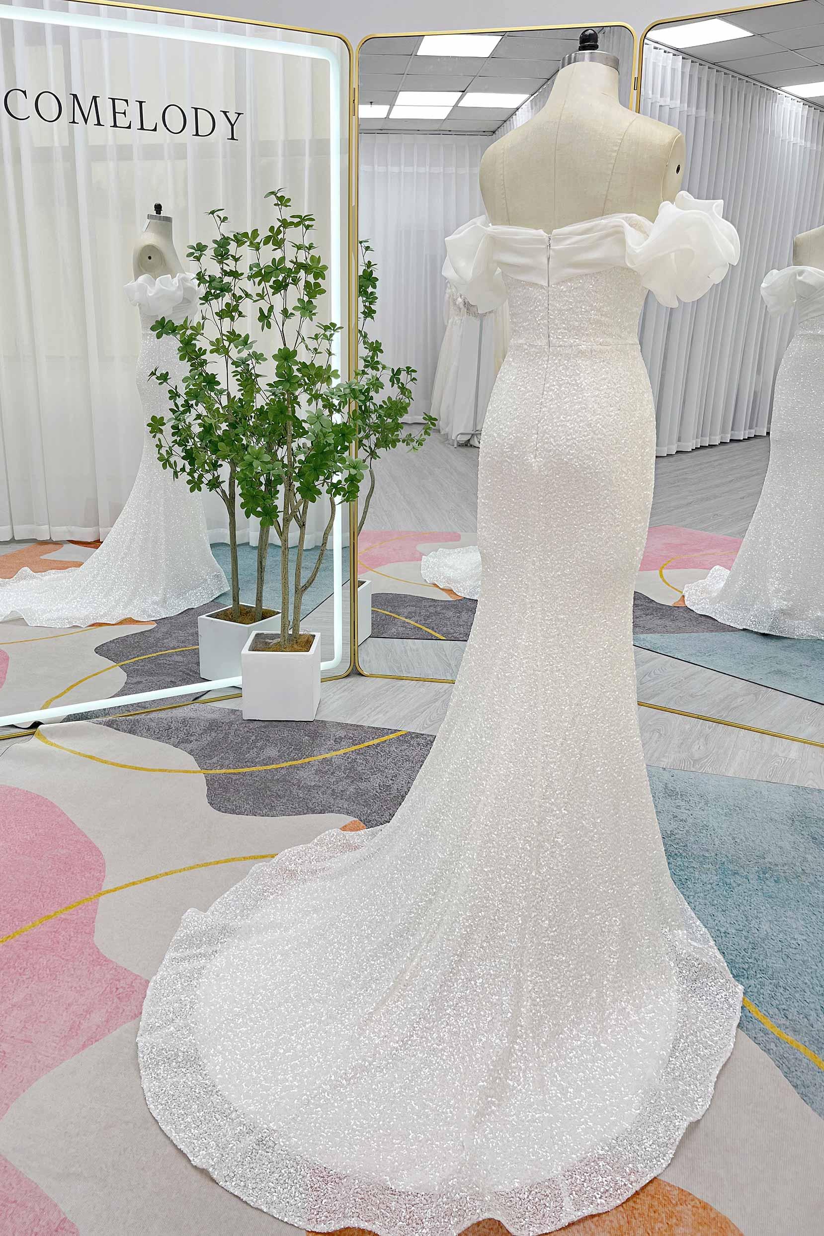 Trumpet-Mermaid Court Train Sequined Lace Wedding Dress CW3265 - COCOMELODY