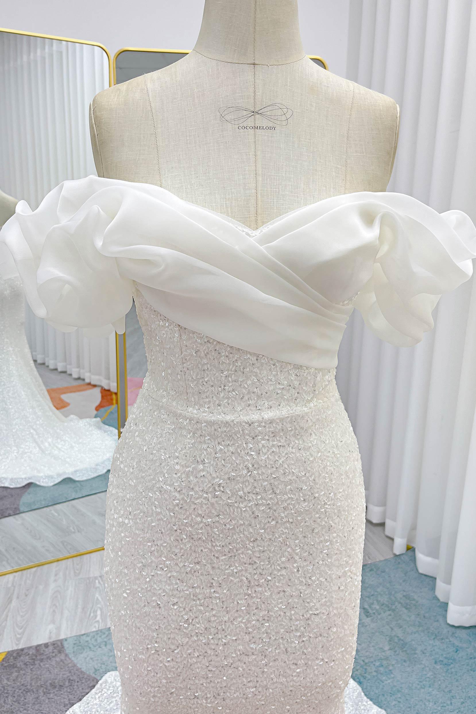Trumpet-Mermaid Court Train Sequined Lace Wedding Dress CW3265 - COCOMELODY