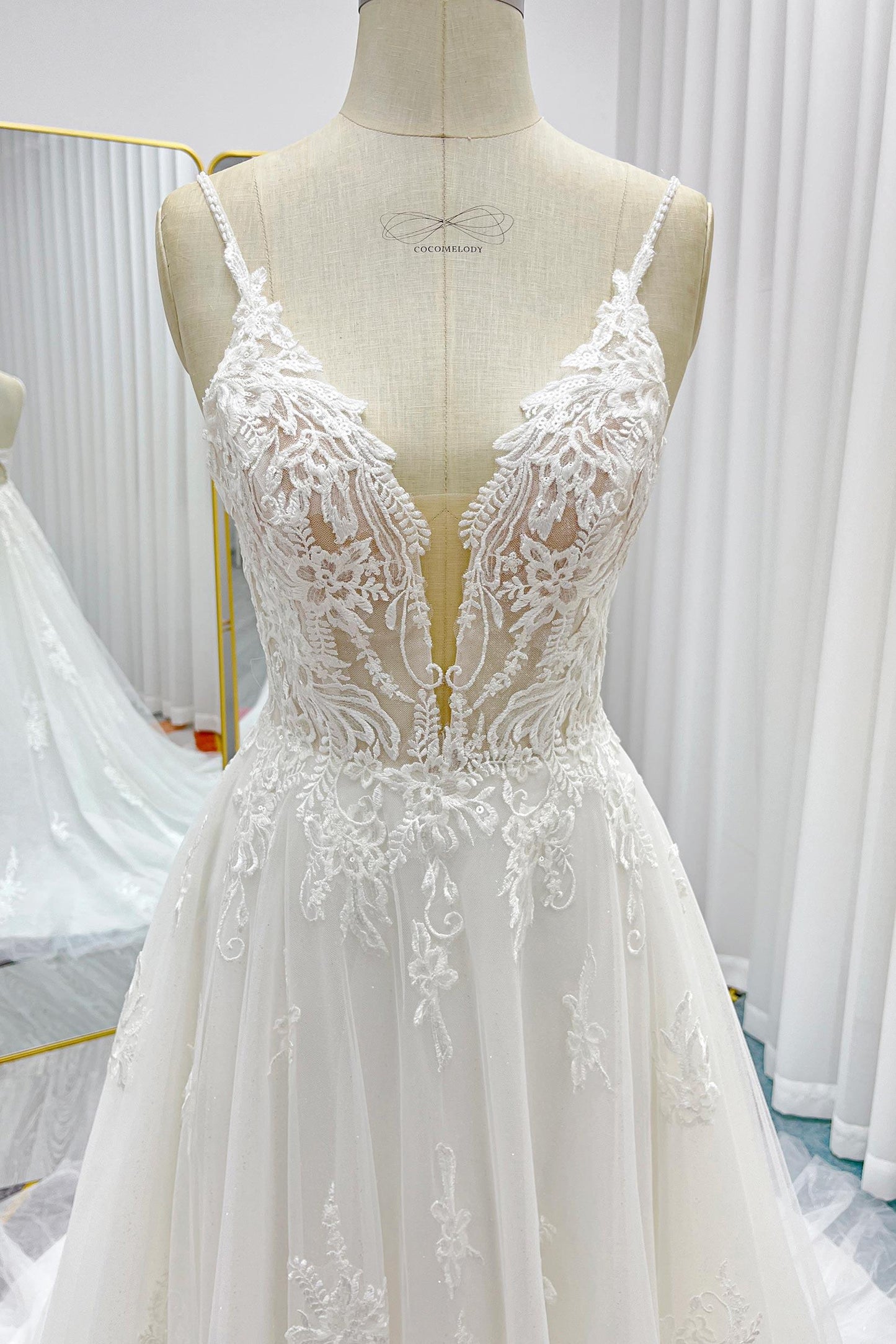 A-Line Court Train Lace Tulle Wedding Dress CW3268 - COCOMELODY