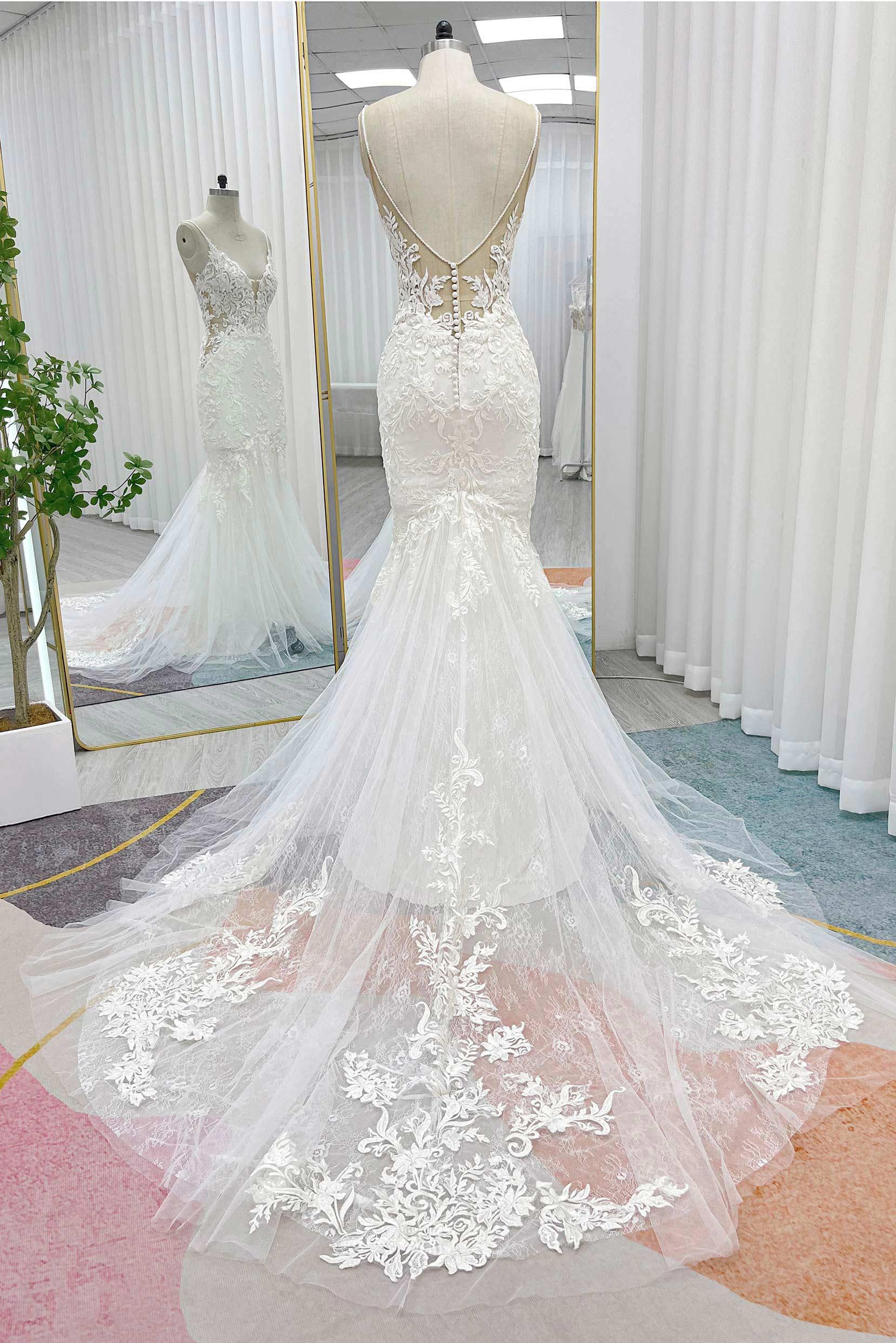 Trumpet-Mermaid Court Train Lace Tulle Wedding Dress CW3269 - COCOMELODY