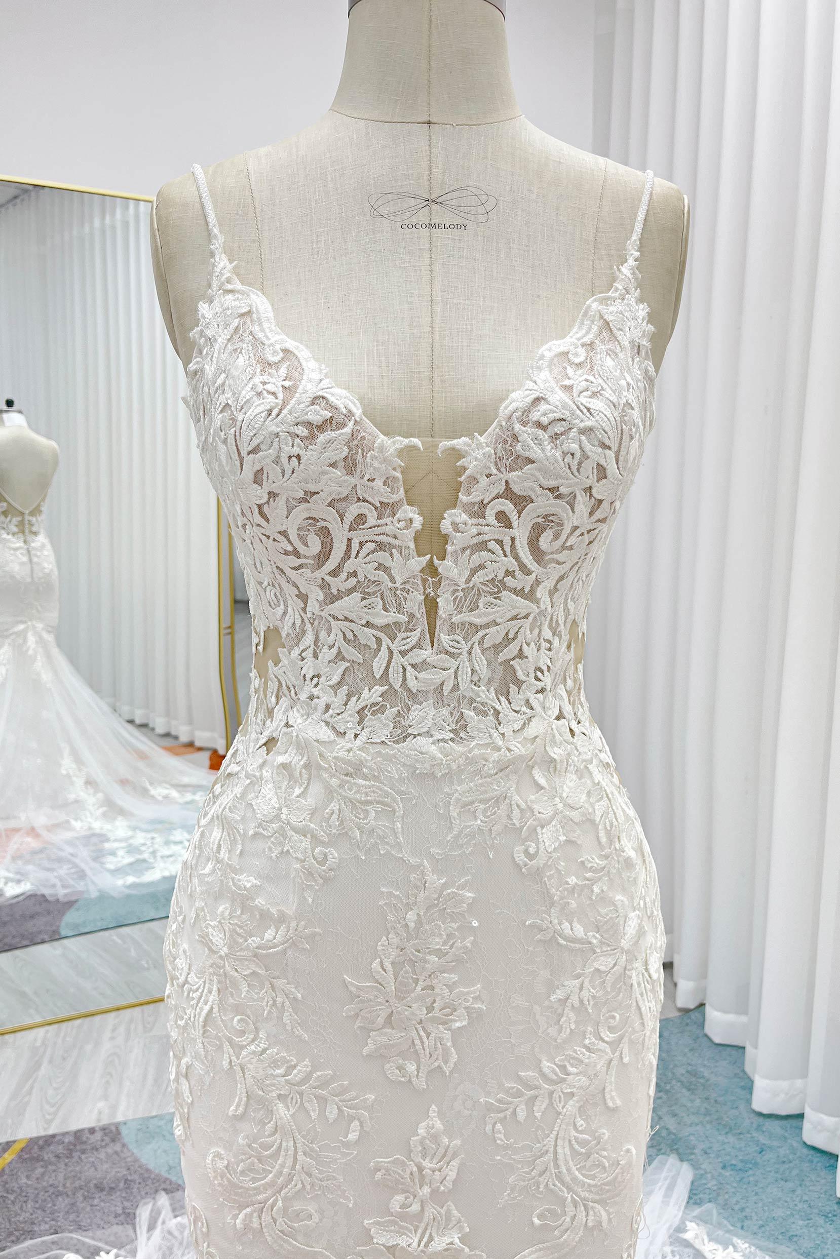 Trumpet-Mermaid Court Train Lace Tulle Wedding Dress CW3269 - COCOMELODY