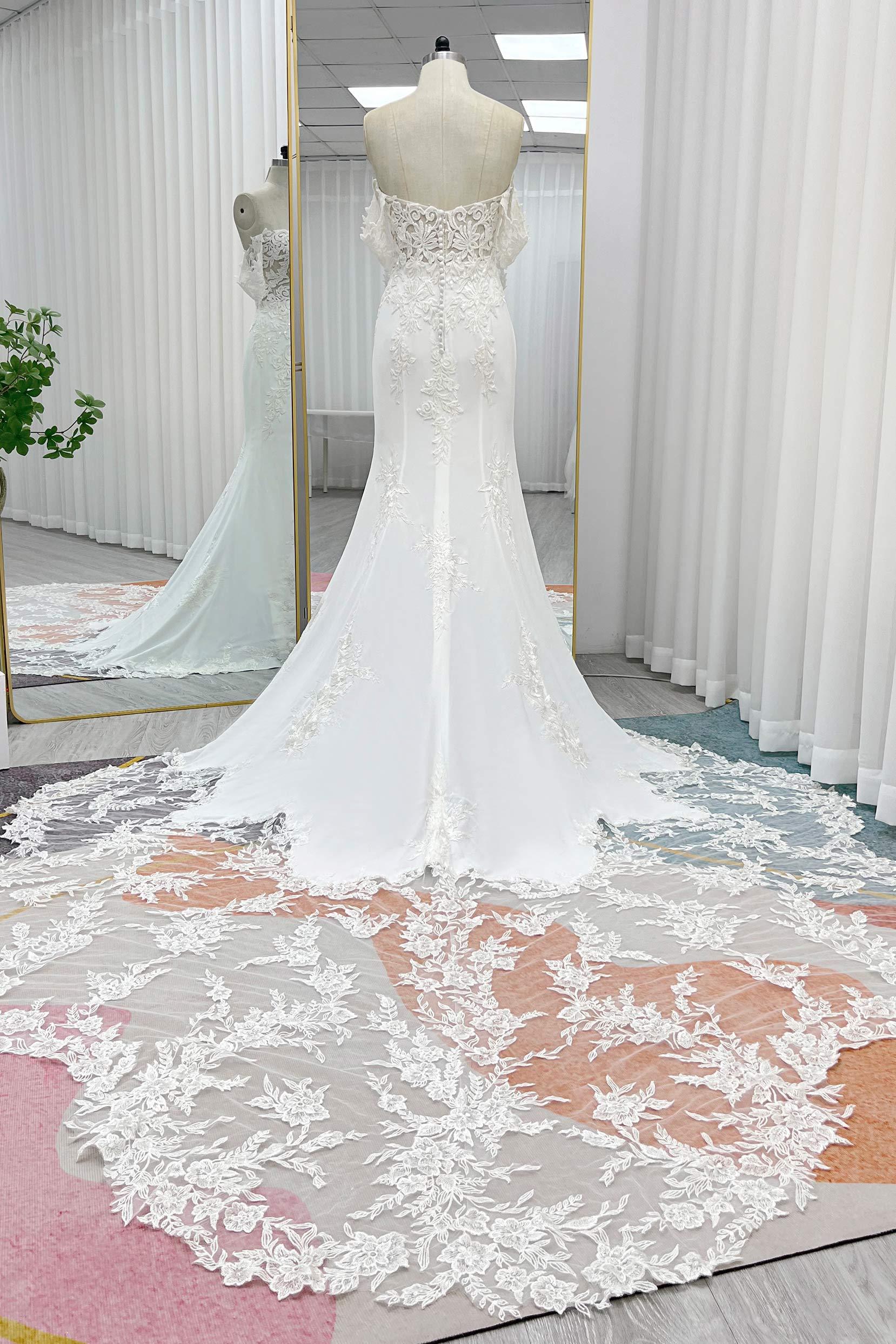 Trumpet-Mermaid Cathedral Train Lace Stretch Satin Wedding Dress CW3270 - COCOMELODY
