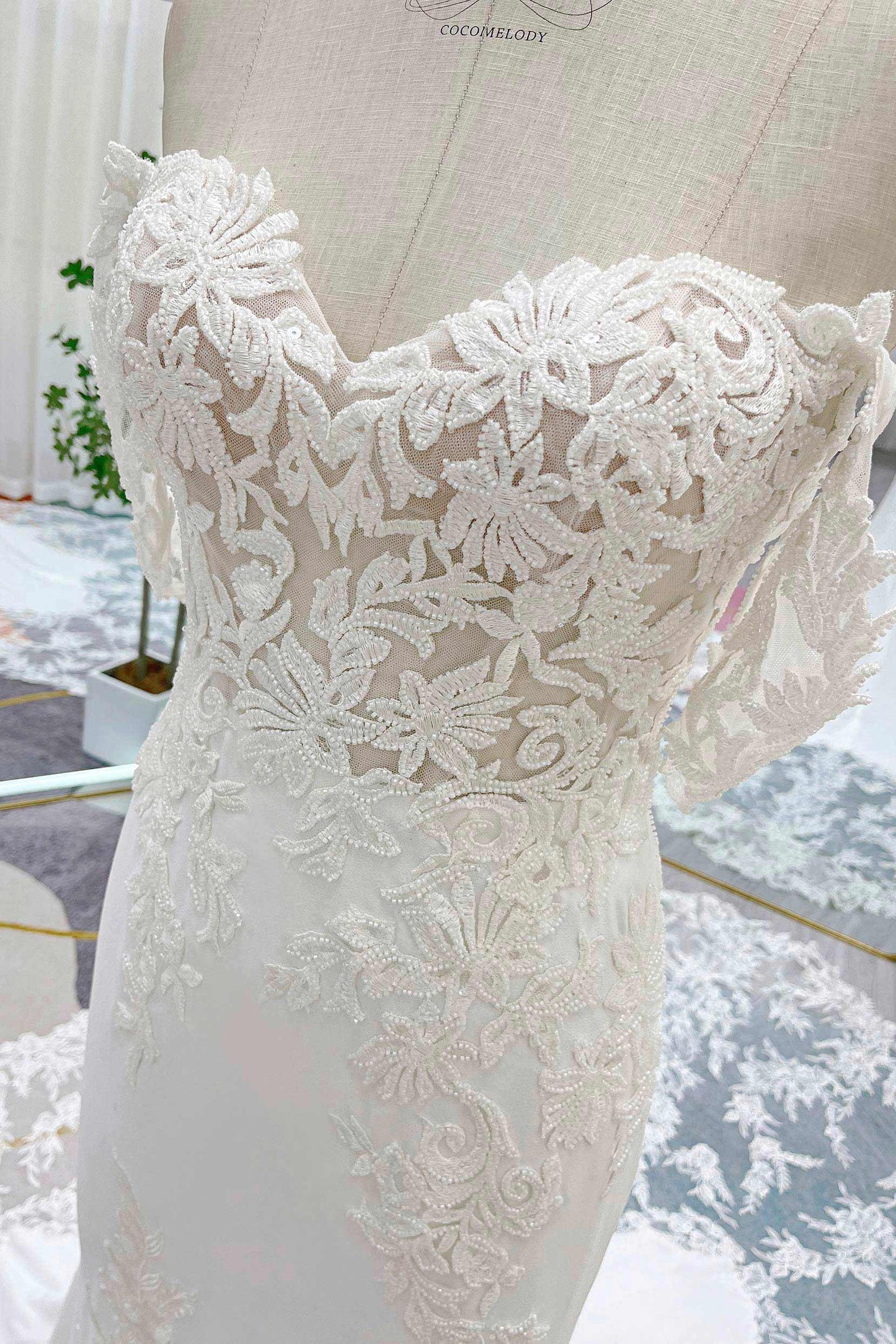 Trumpet-Mermaid Cathedral Train Lace Stretch Satin Wedding Dress CW3270 - COCOMELODY