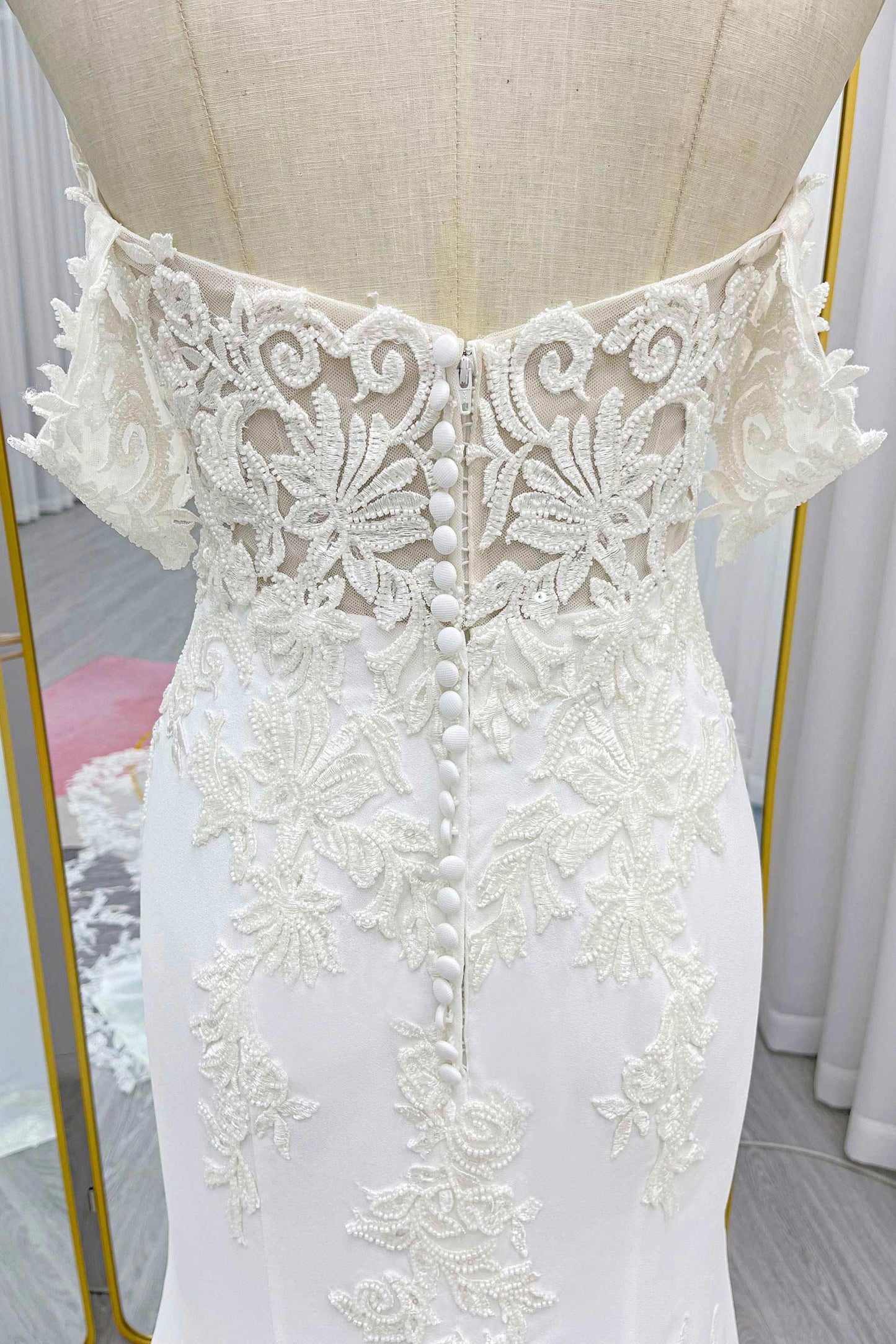 Trumpet-Mermaid Cathedral Train Lace Stretch Satin Wedding Dress CW3270 - COCOMELODY