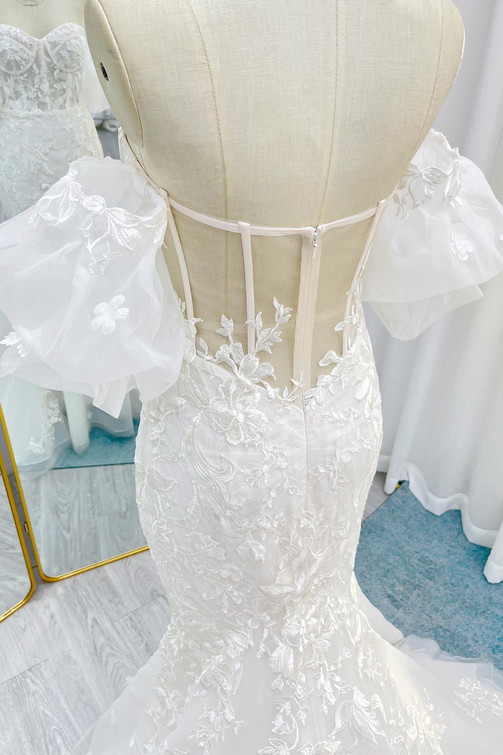 Trumpet-Mermaid Chapel Train Lace Tulle Wedding Dress CW3274 - COCOMELODY