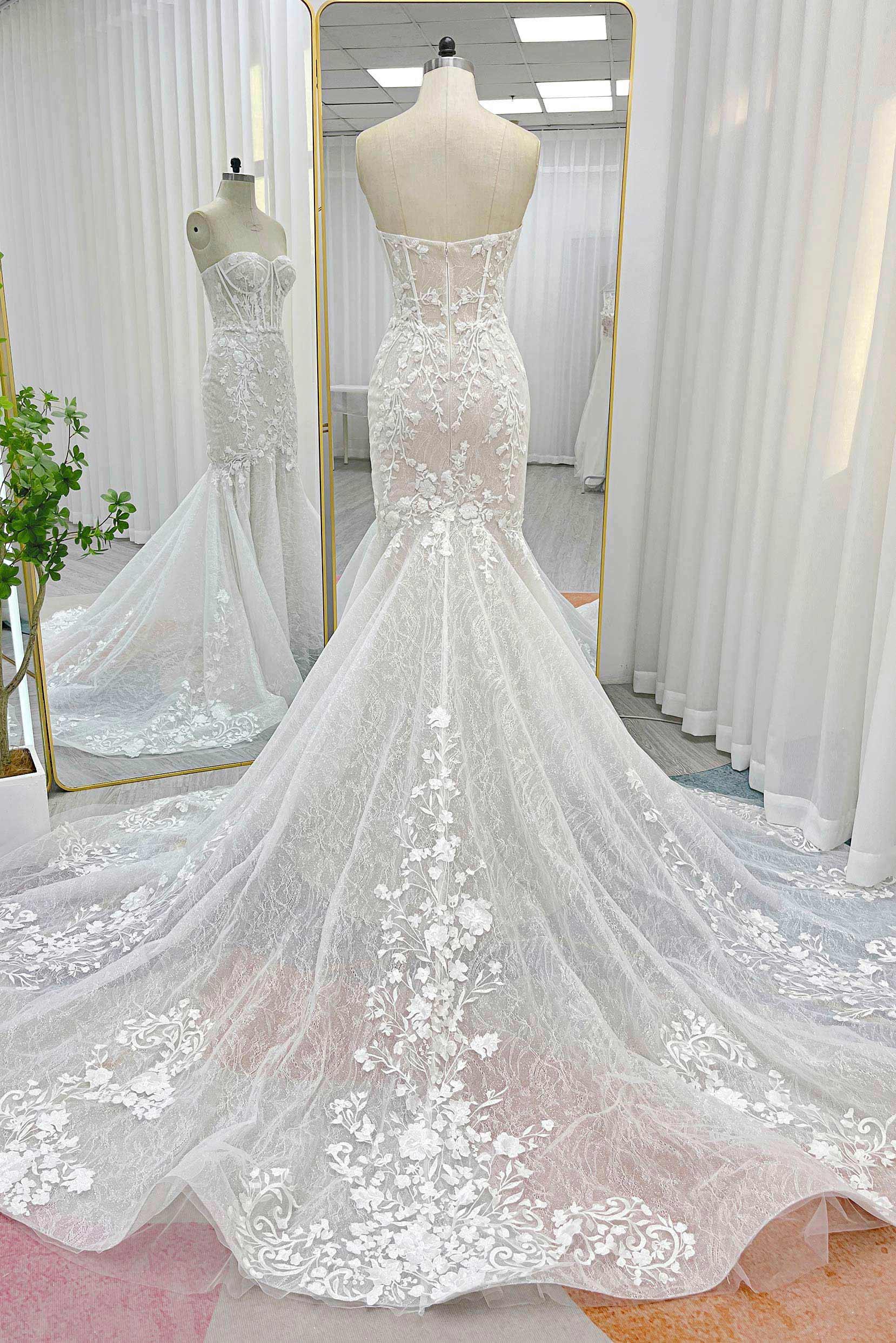 Trumpet-Mermaid Court Train Lace Tulle Wedding Dress CW3275 - COCOMELODY