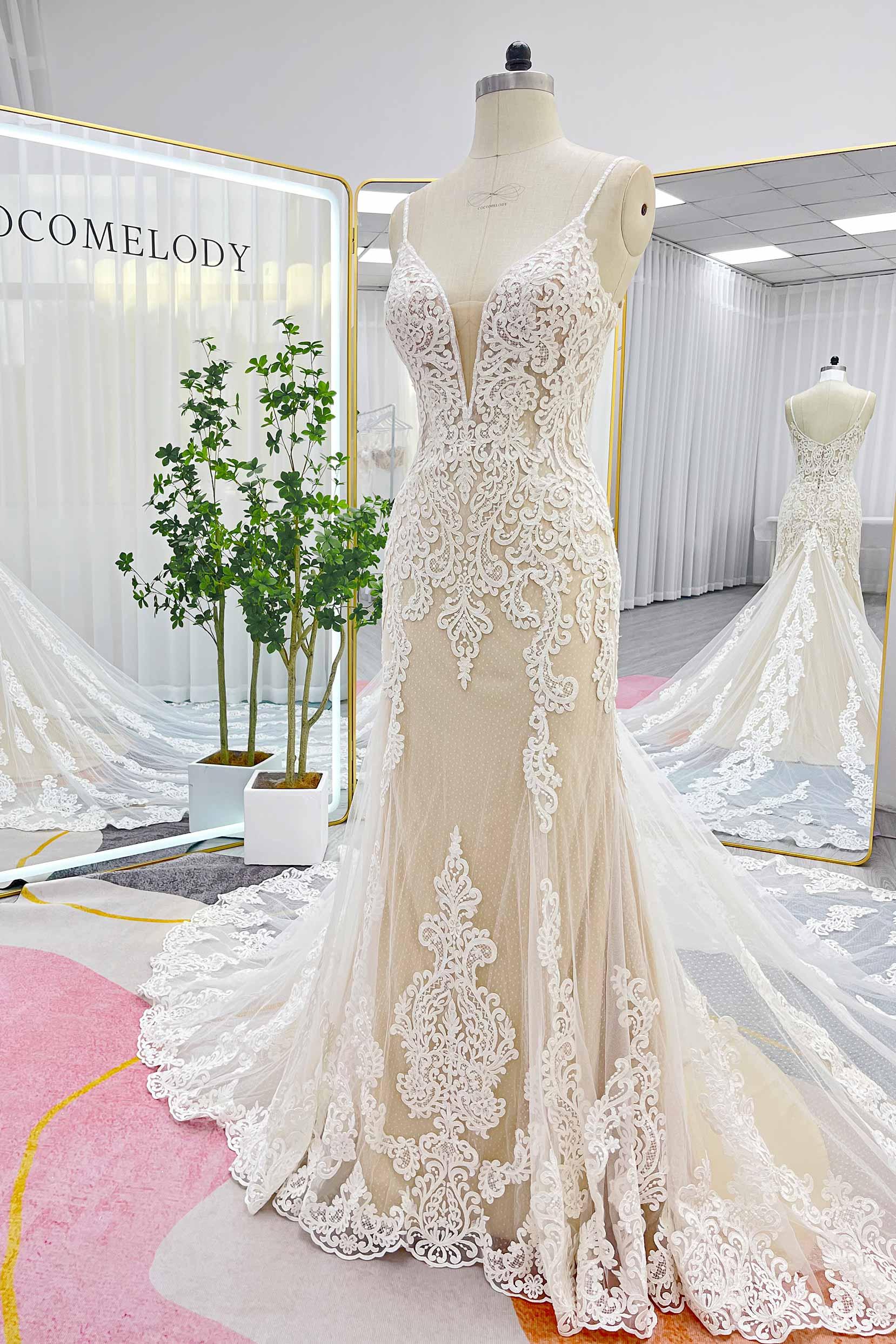Trumpet-Mermaid Chapel Train Lace Tulle Wedding Dress CW3277 - COCOMELODY