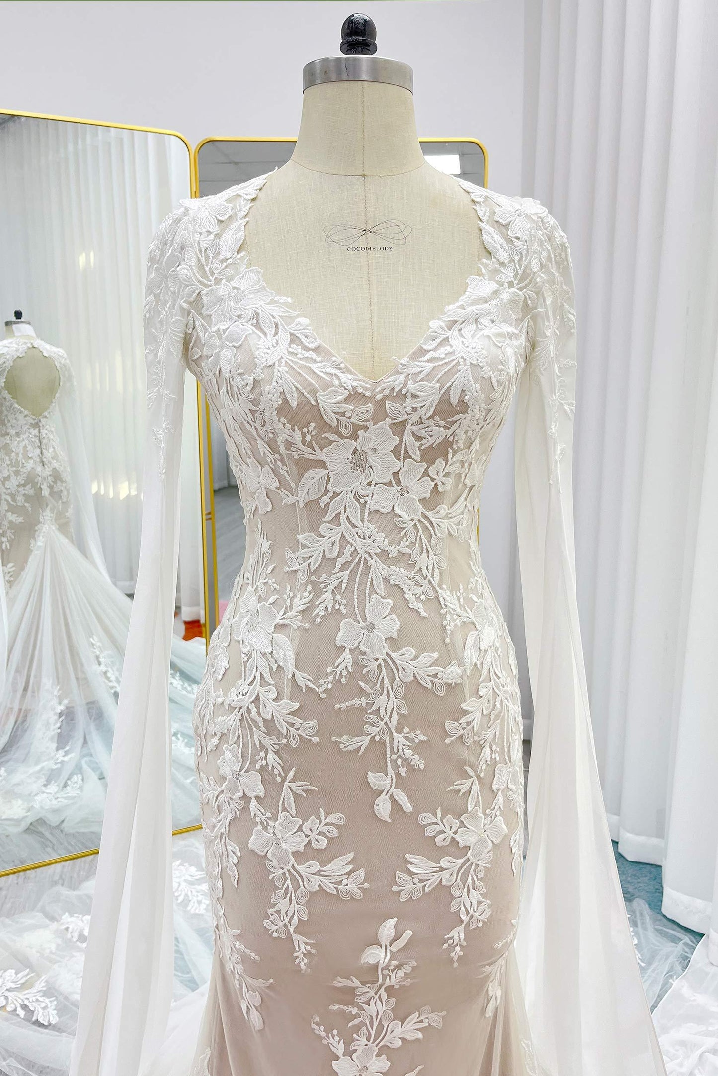 Trumpet-Mermaid Chapel Train Lace Tulle Wedding Dress CW3279 - COCOMELODY