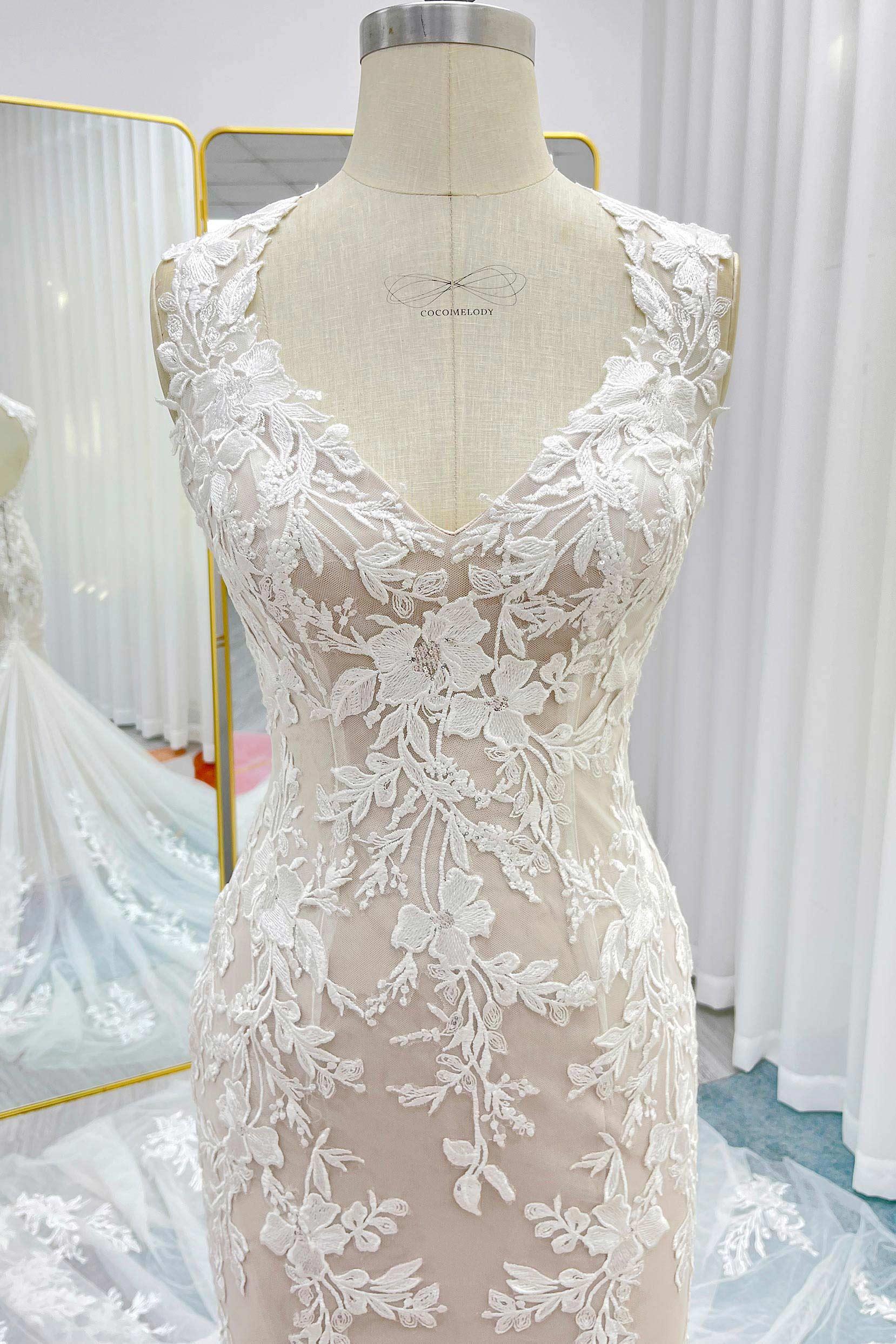 Trumpet-Mermaid Chapel Train Lace Tulle Wedding Dress CW3279 - COCOMELODY