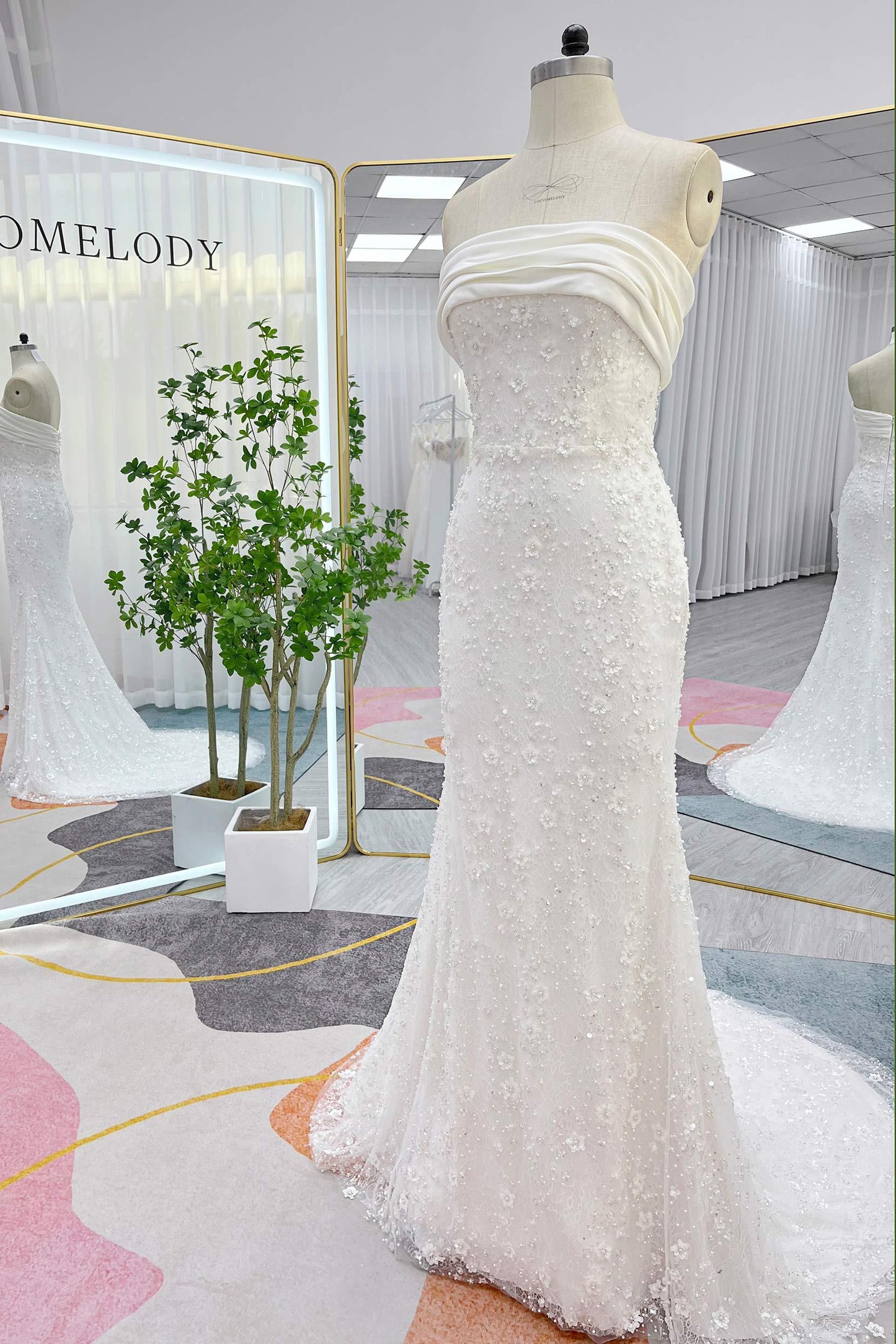 Trumpet-Mermaid Court Train Lace Satin Wedding Dress CW3280 - COCOMELODY