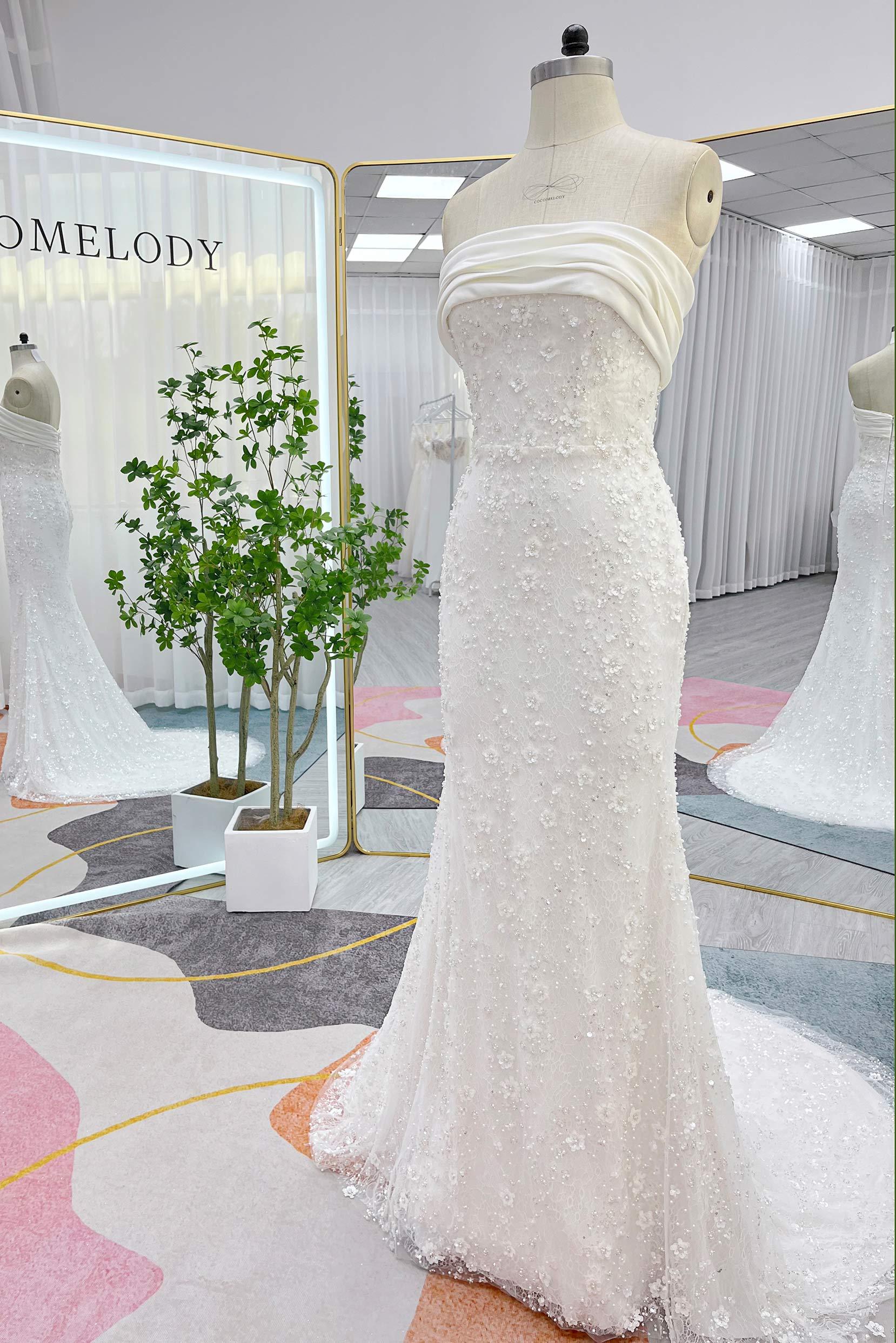 Trumpet-Mermaid Court Train Lace Satin Wedding Dress CW3280 - COCOMELODY