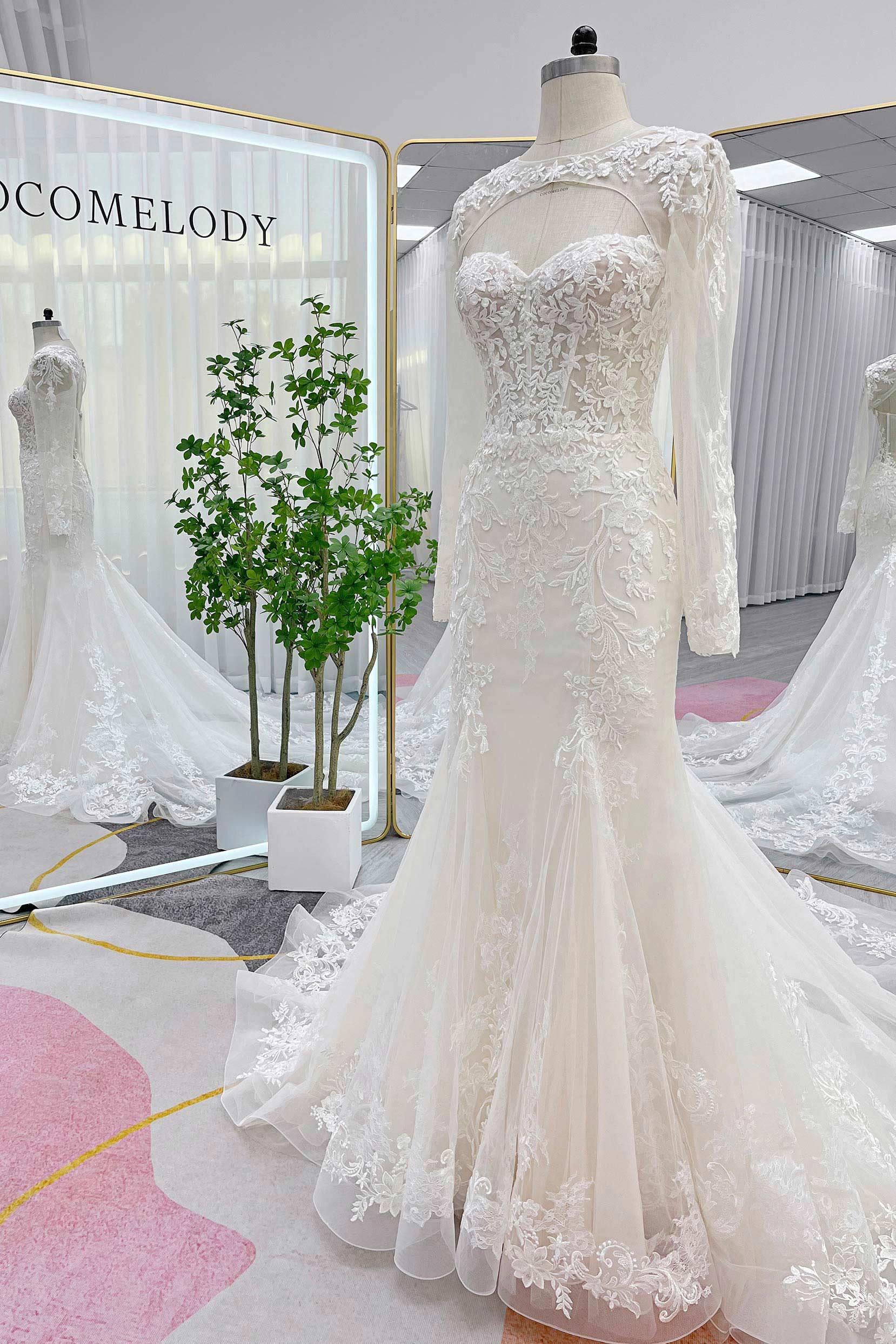 Trumpet-Mermaid Chapel Train Lace Tulle Wedding Dress CW3282 - COCOMELODY