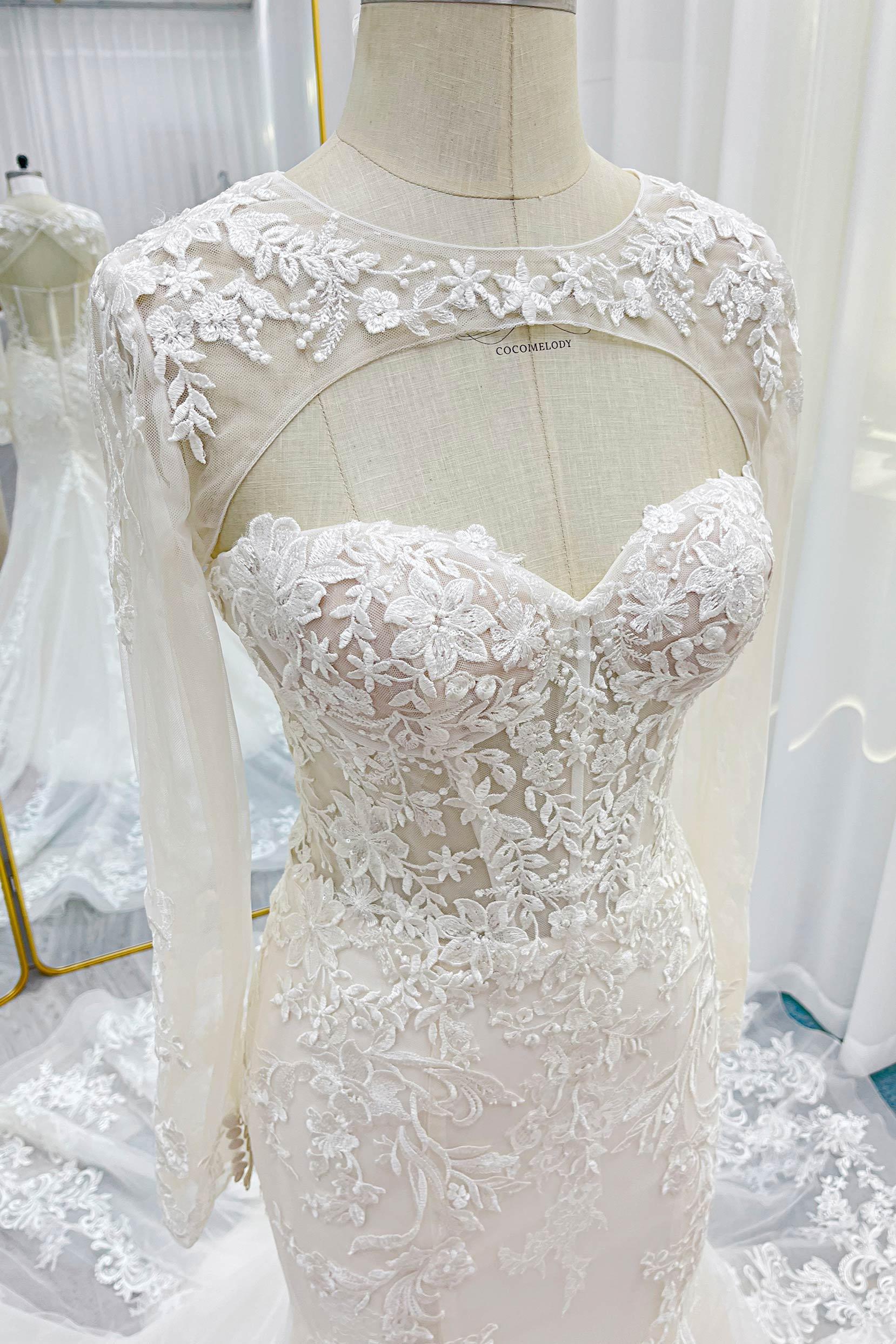 Trumpet-Mermaid Chapel Train Lace Tulle Wedding Dress CW3282 - COCOMELODY