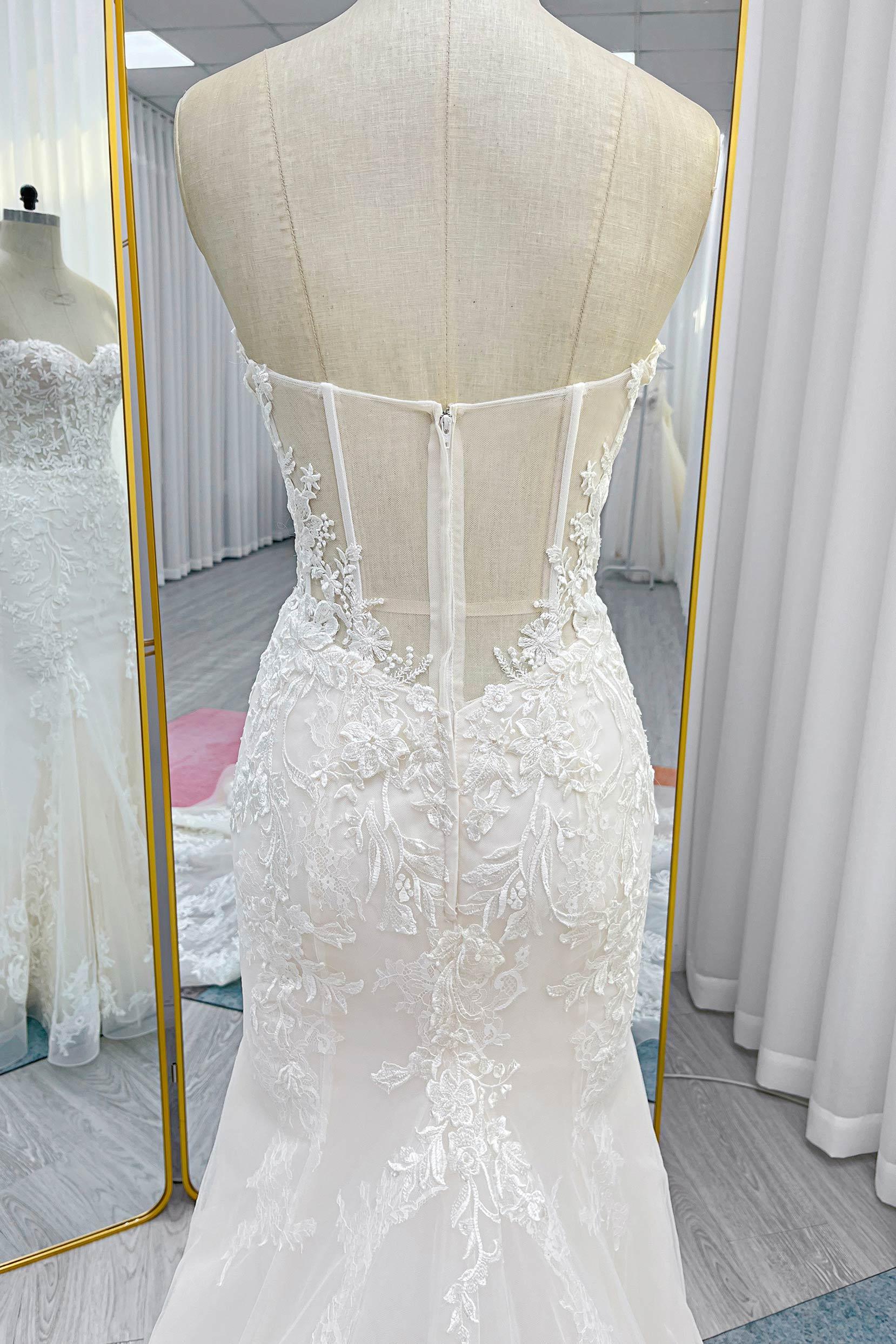 Trumpet-Mermaid Chapel Train Lace Tulle Wedding Dress CW3282 - COCOMELODY