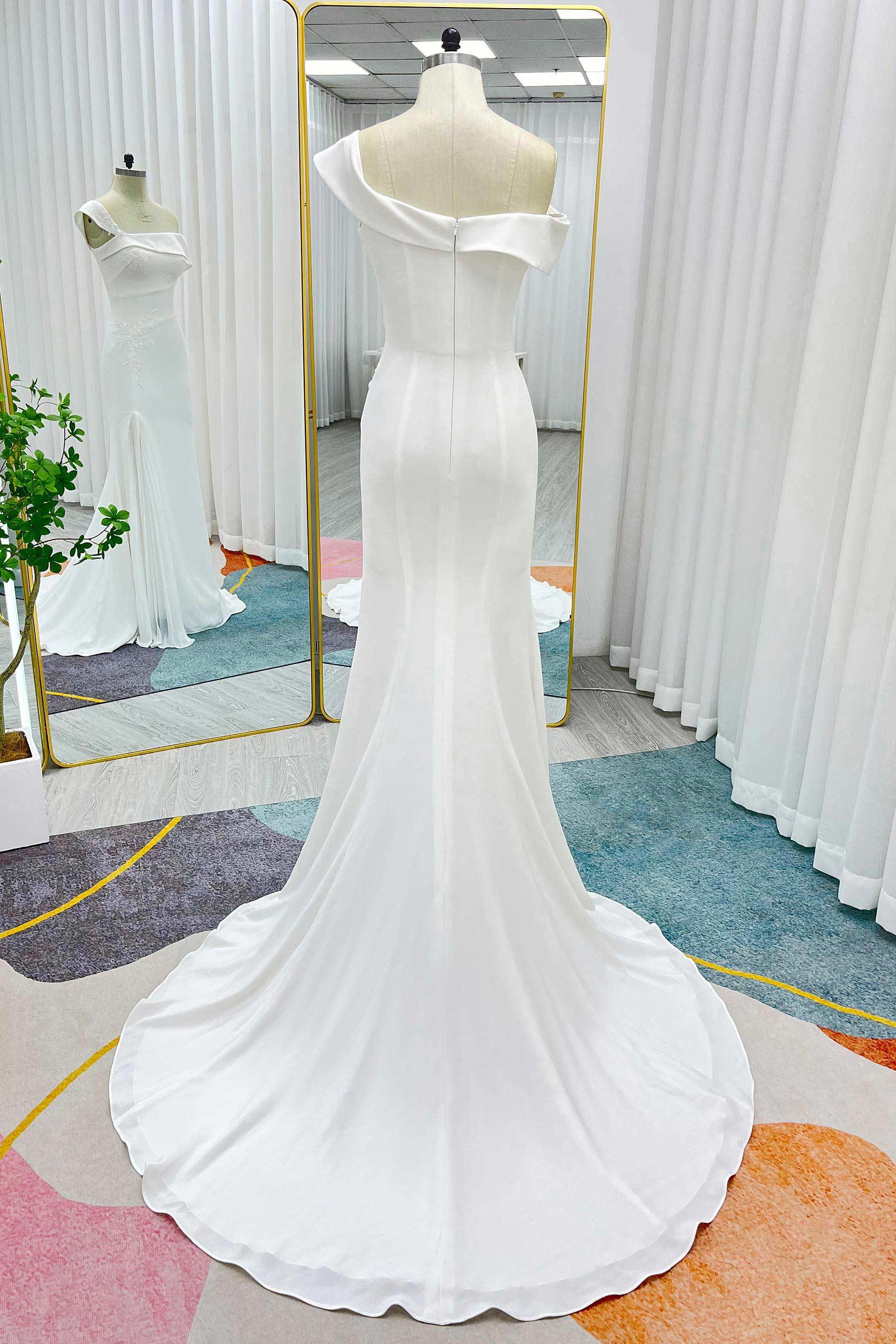 Trumpet-Mermaid Court Train Stretch Satin Wedding Dress CW3290 - COCOMELODY