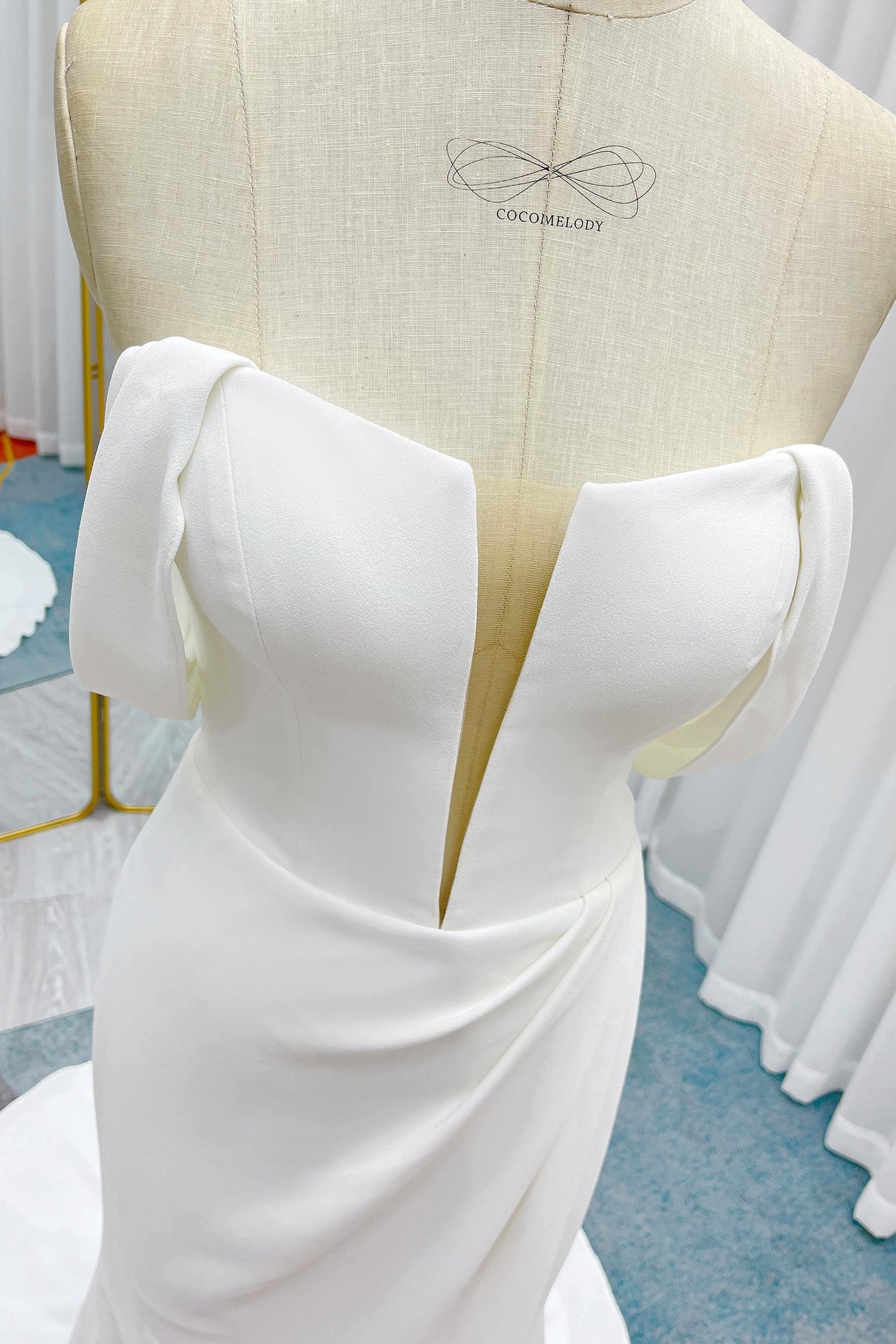 Trumpet-Mermaid Court Train Stretch Satin Wedding Dress CW3291 - COCOMELODY