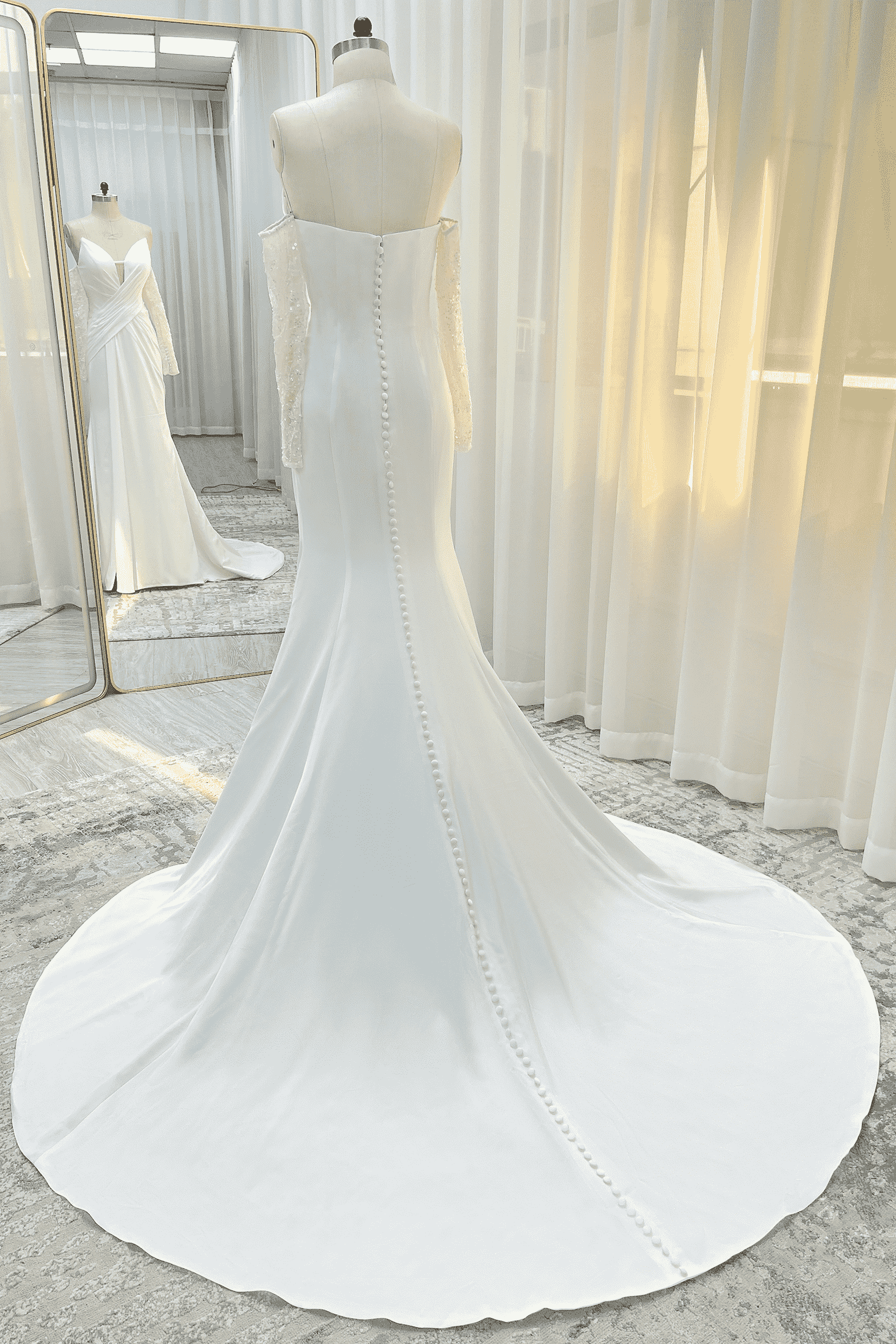 Trumpet-Mermaid Court Train Satin Wedding Dress CW3328 - COCOMELODY