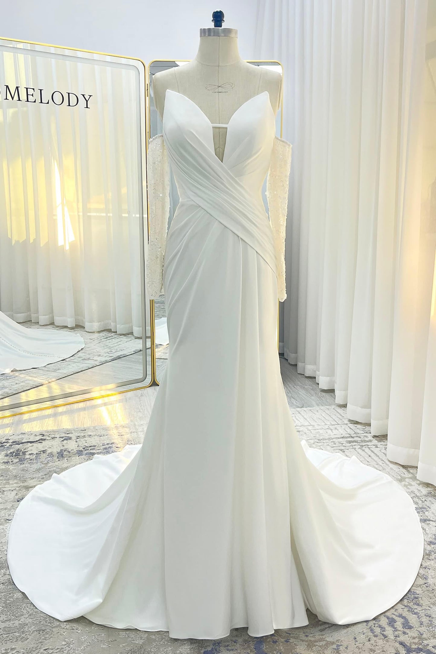 Trumpet-Mermaid Court Train Satin Wedding Dress CW3328 - COCOMELODY
