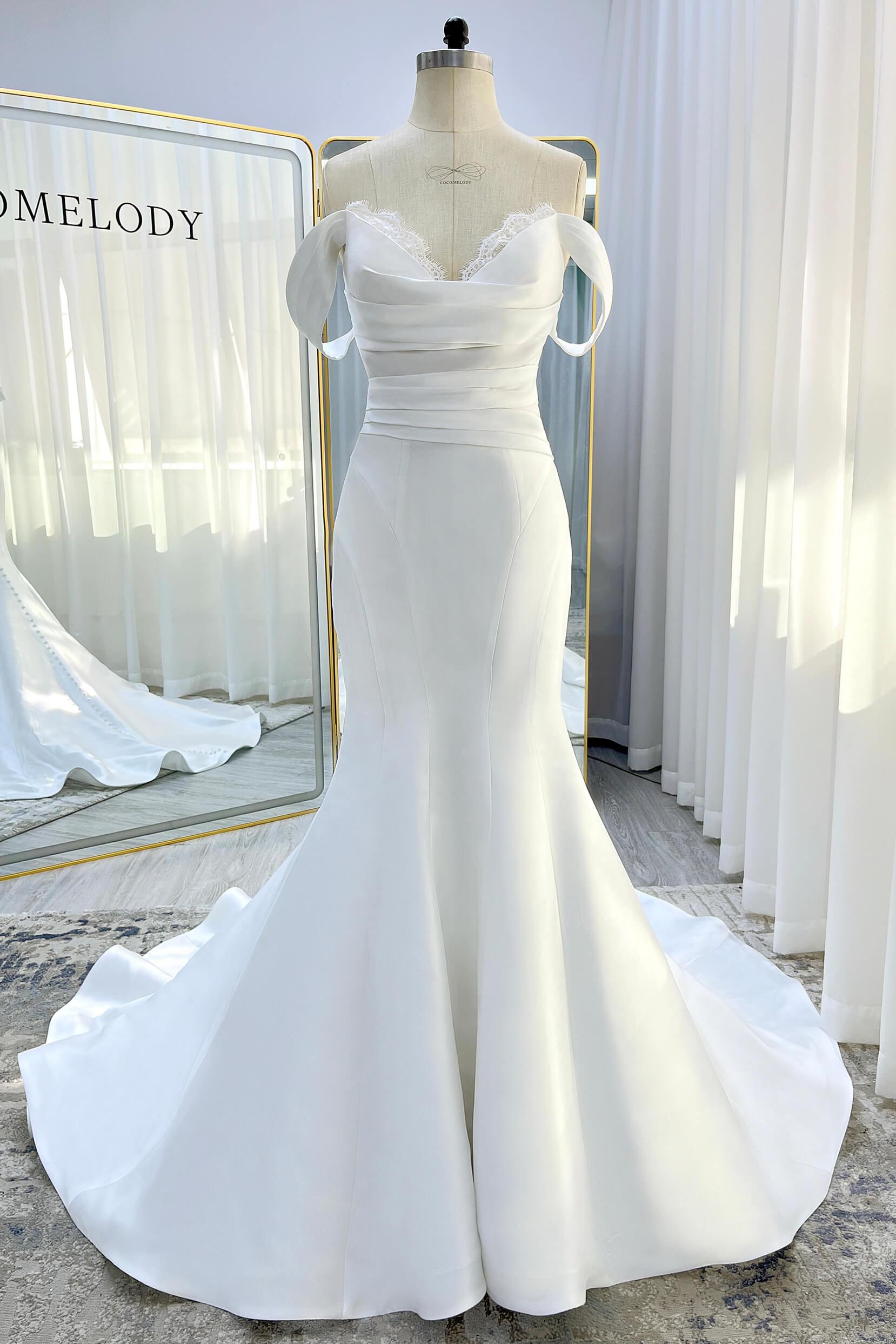 Trumpet-Mermaid Court Train Glitter Wedding Dress CW3334 - COCOMELODY