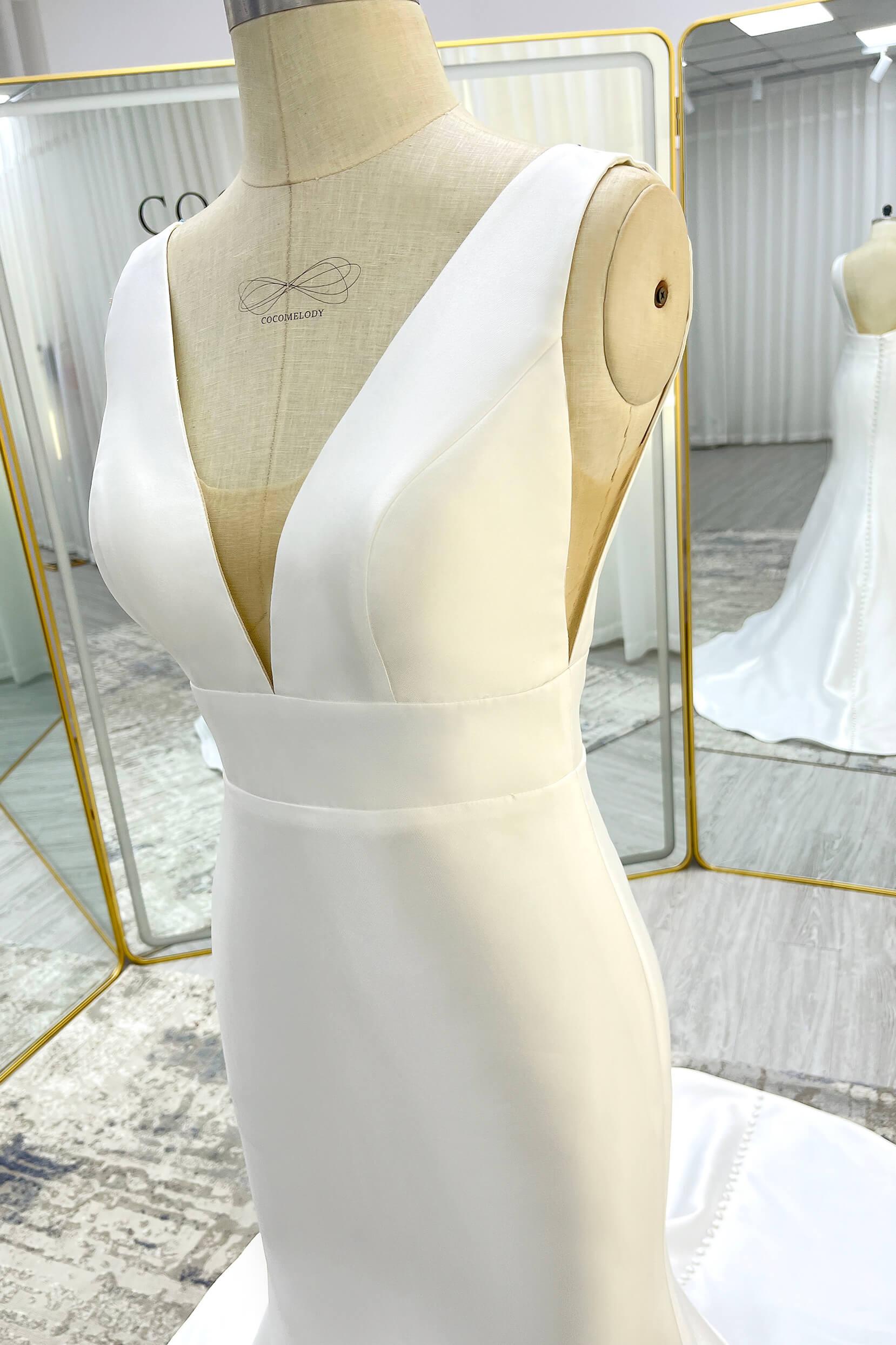 Trumpet-Mermaid Court Train Mikado Wedding Dress CW3356 - COCOMELODY
