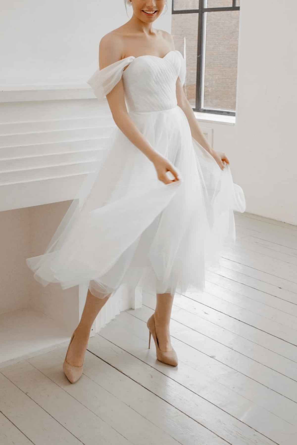 Off-The-Shoulder Sleeveless Tulle Little White Dress CW3387