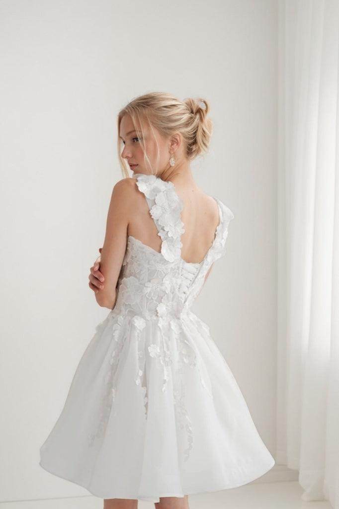 A-Line Flower Lace Organza Short Wedding Dress COCOMELODY CW3409 A-Line Flower Lace Organza Short Wedding Dress COCOMELODY CW3409
