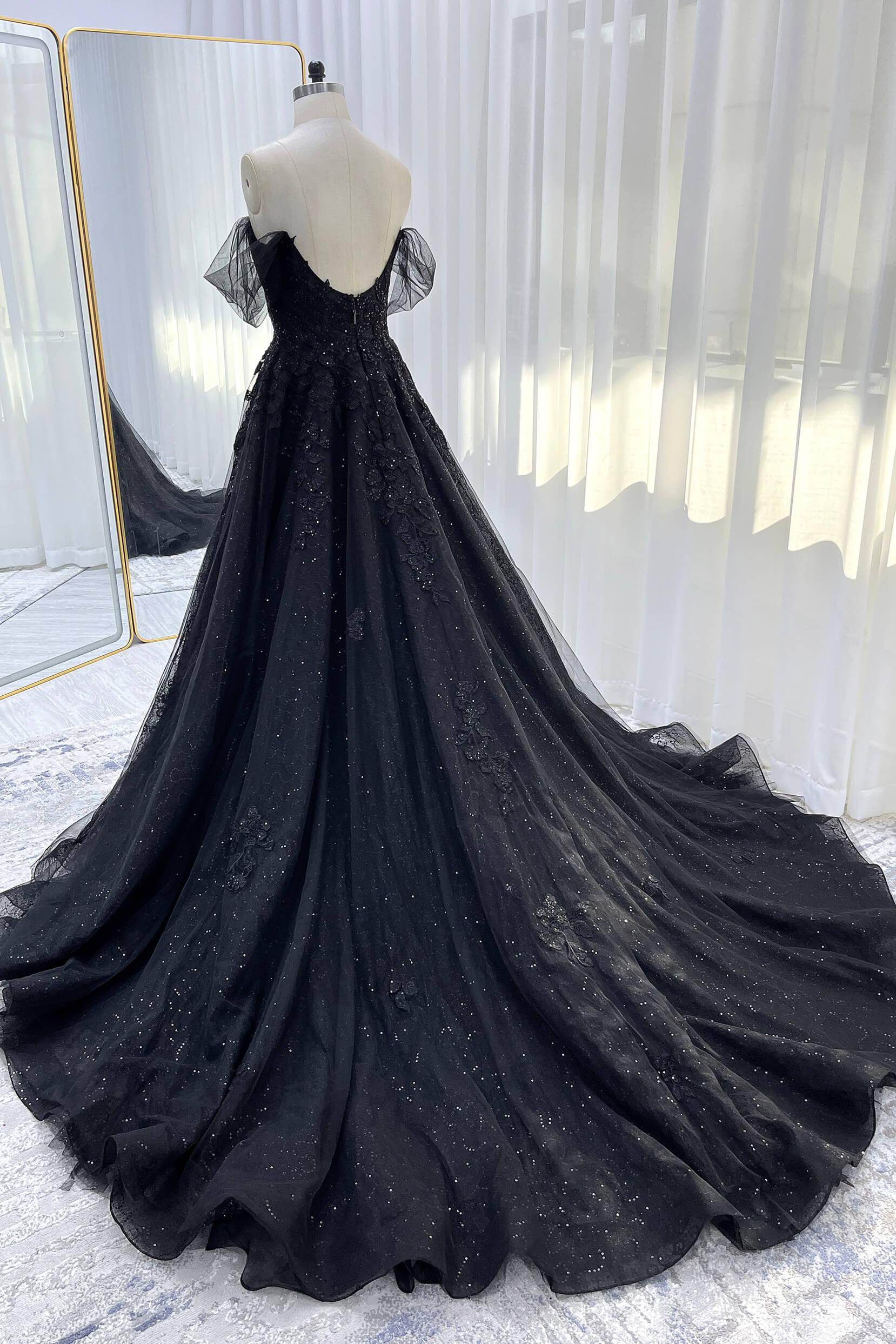 COCOMELODY Dark Romance Timeless Elegance Black Wedding Dress Short Sleeves Sparkle Tulle CW3527, 45 Days / Black / US2-UK4-EUR32 COCOMELODY Dark Romance Timeless Elegance Black Wedding Dress Short Sleeves Sparkle Tulle CW3527, 45 Days / Black / US2-UK4-EUR32