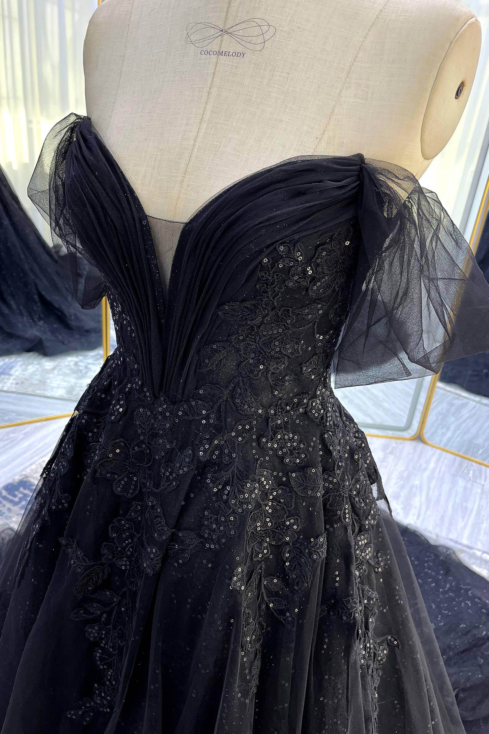 COCOMELODY Dark Romance Timeless Elegance Black Wedding Dress Short Sleeves Sparkle Tulle CW3527, 45 Days / Black / US2-UK4-EUR32 COCOMELODY Dark Romance Timeless Elegance Black Wedding Dress Short Sleeves Sparkle Tulle CW3527, 45 Days / Black / US2-UK4-EUR32