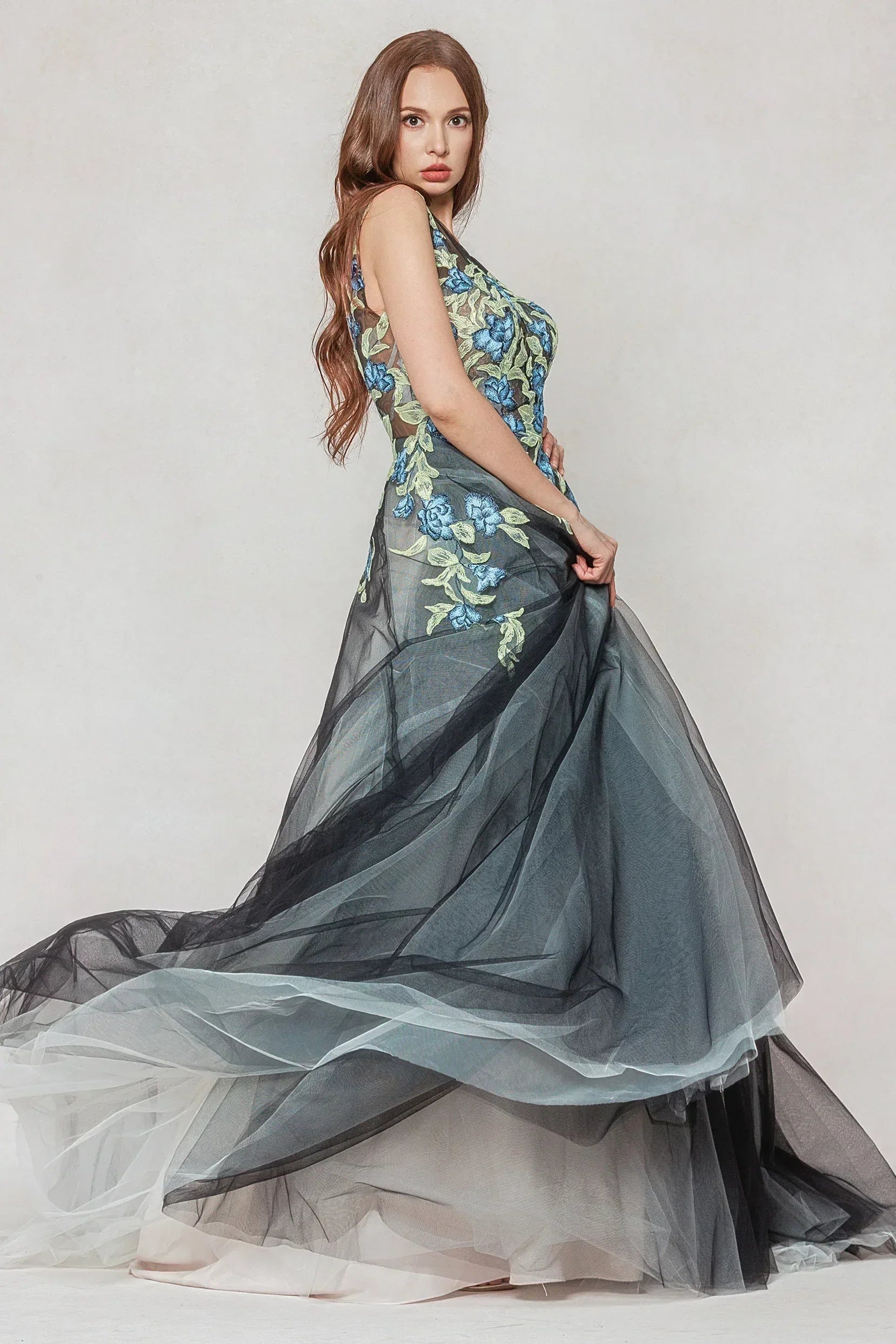A-Line Sweep-Brush Train Tulle Wedding Dress CW3611 - COCOMELODY