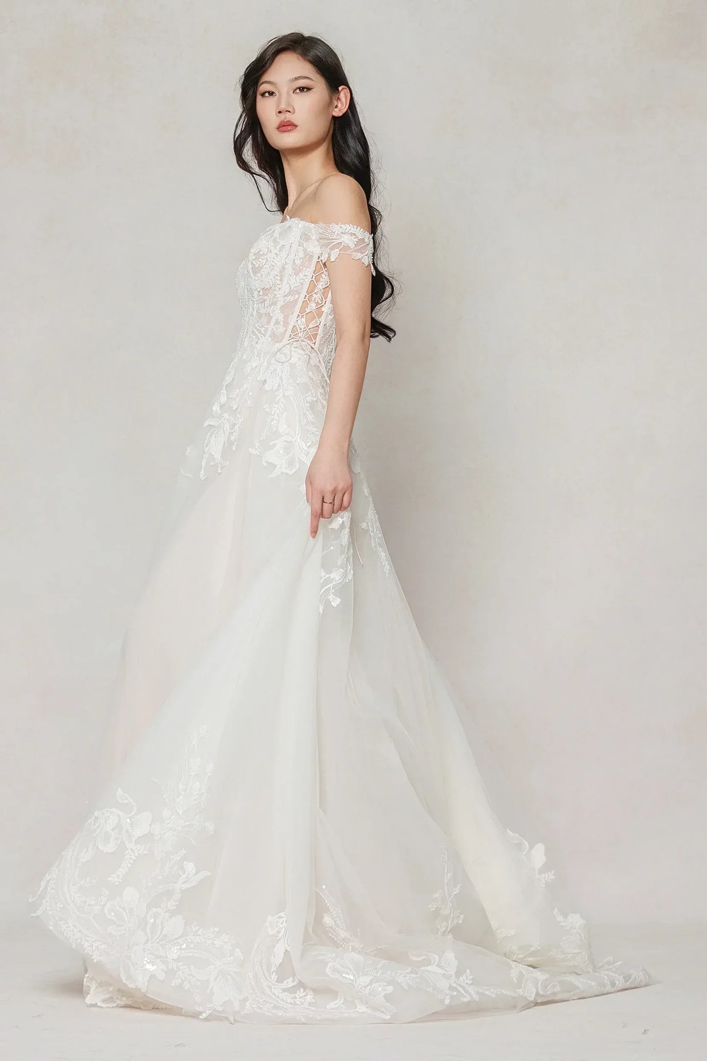 A-Line Sweep-Brush Train Tulle Wedding Dress CW3618 - COCOMELODY