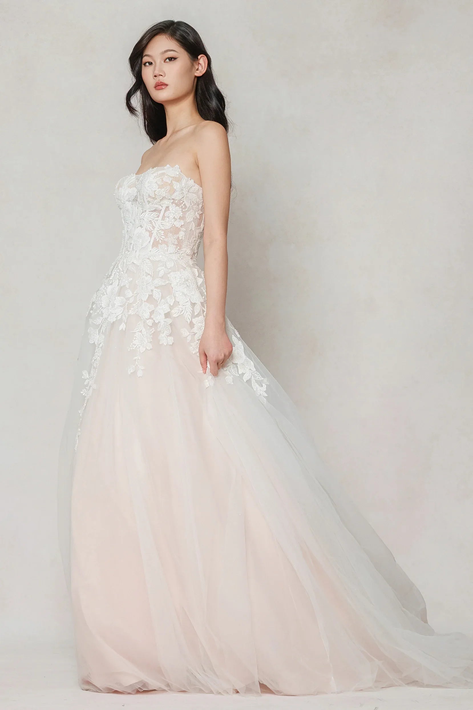 A-Line Sweep-Brush Train Tulle Wedding Dress CW3628 - COCOMELODY