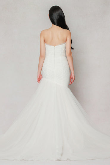 Trumpet-Mermaid Court Train Dot Tulle Wedding Dress CW3644