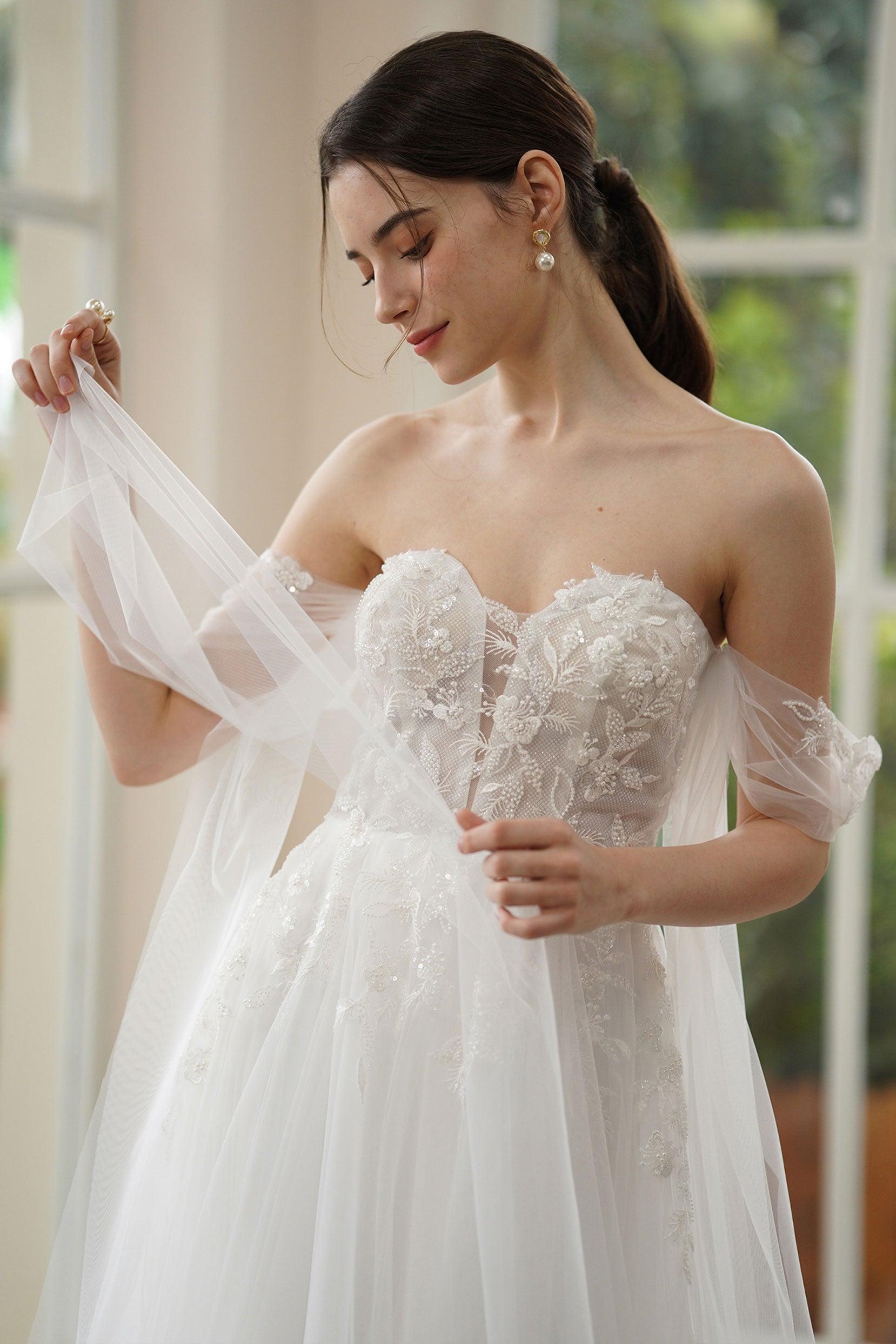 A-Line Sweep-Brush Train Lace Tulle Wedding Dress CW3313 - COCOMELODY