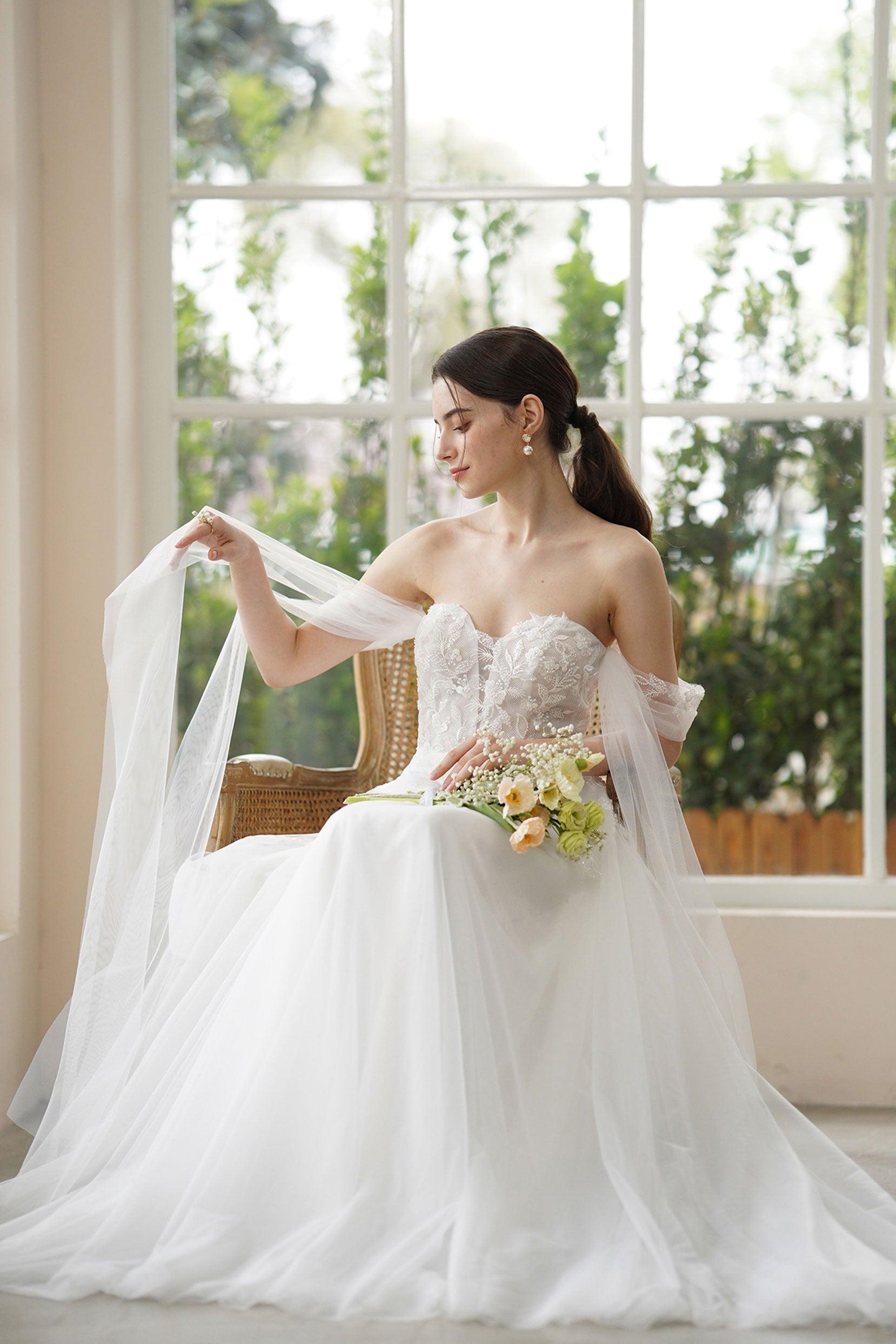 A-Line Sweep-Brush Train Lace Tulle Wedding Dress CW3313 - COCOMELODY