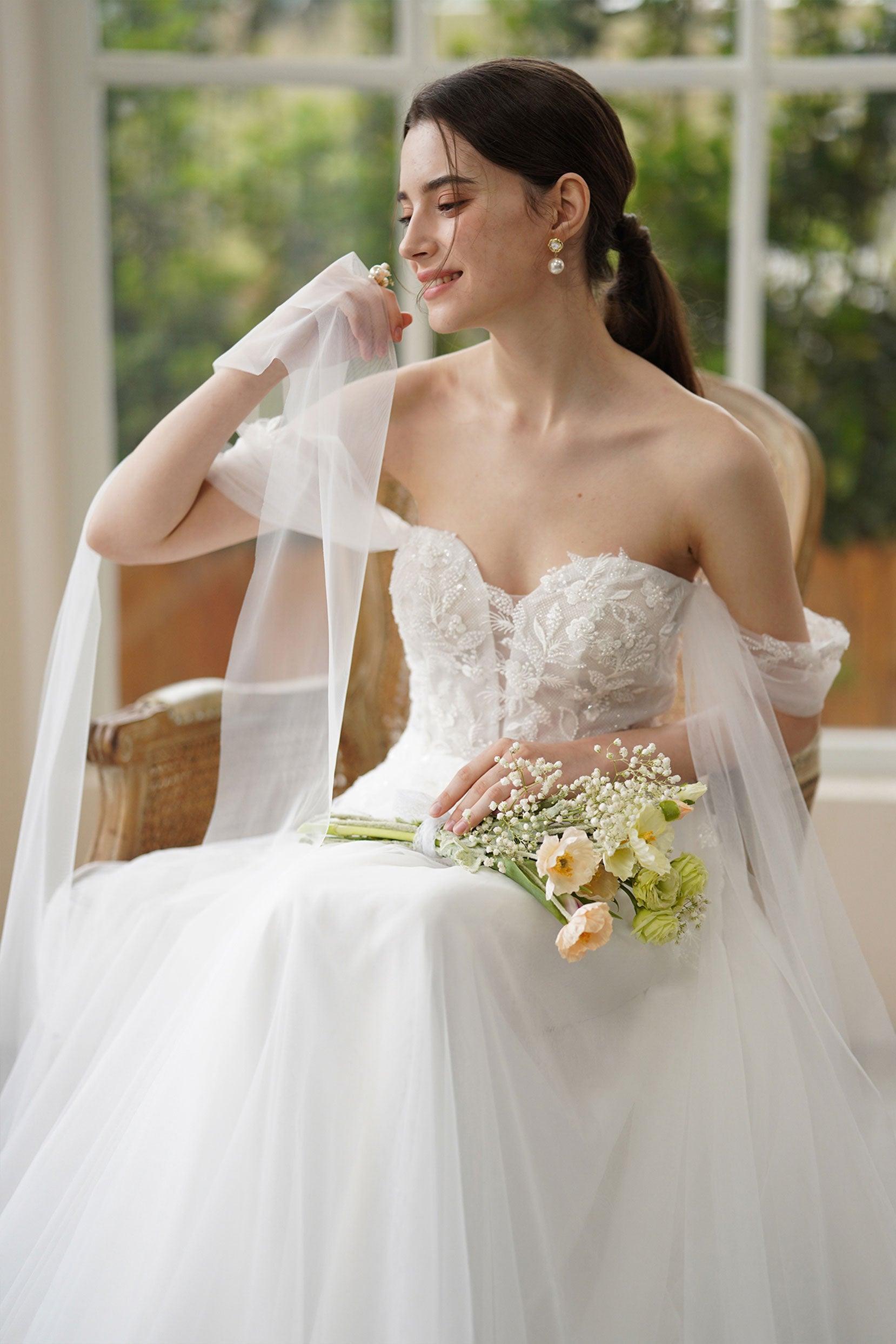 A-Line Sweep-Brush Train Lace Tulle Wedding Dress CW3313 - COCOMELODY