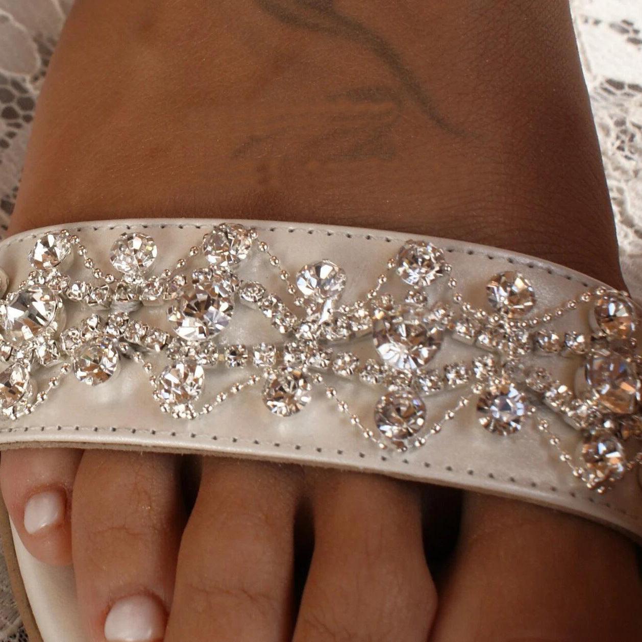 White Crystal Round Flat Shoes Sandals 708749254657 - COCOMELODY