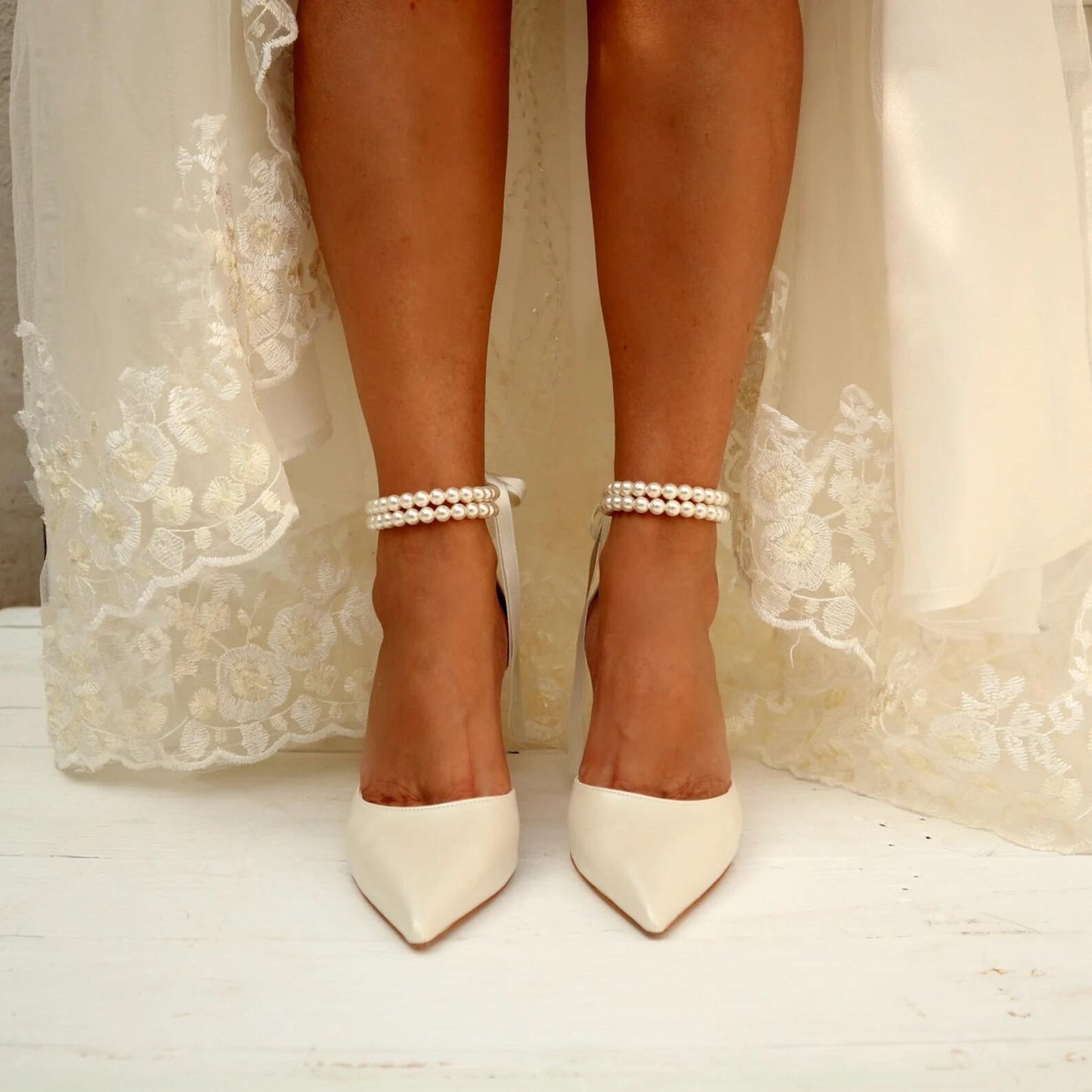 Pearl  white Satin Pointy  Block Heels 708400120081