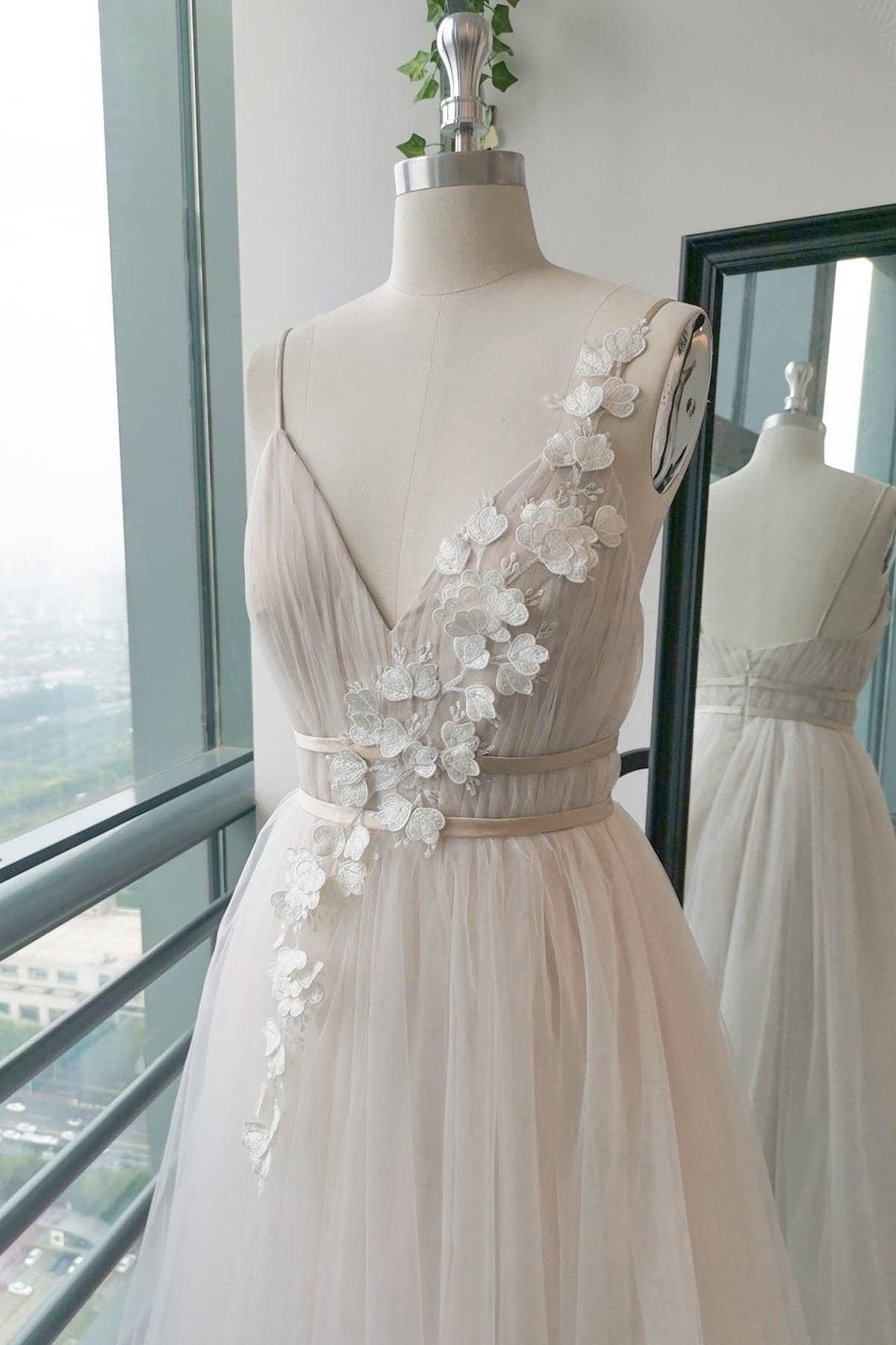 A-Line Sweep-Brush Train Lace Tulle Wedding Dress CW2760 - COCOMELODY