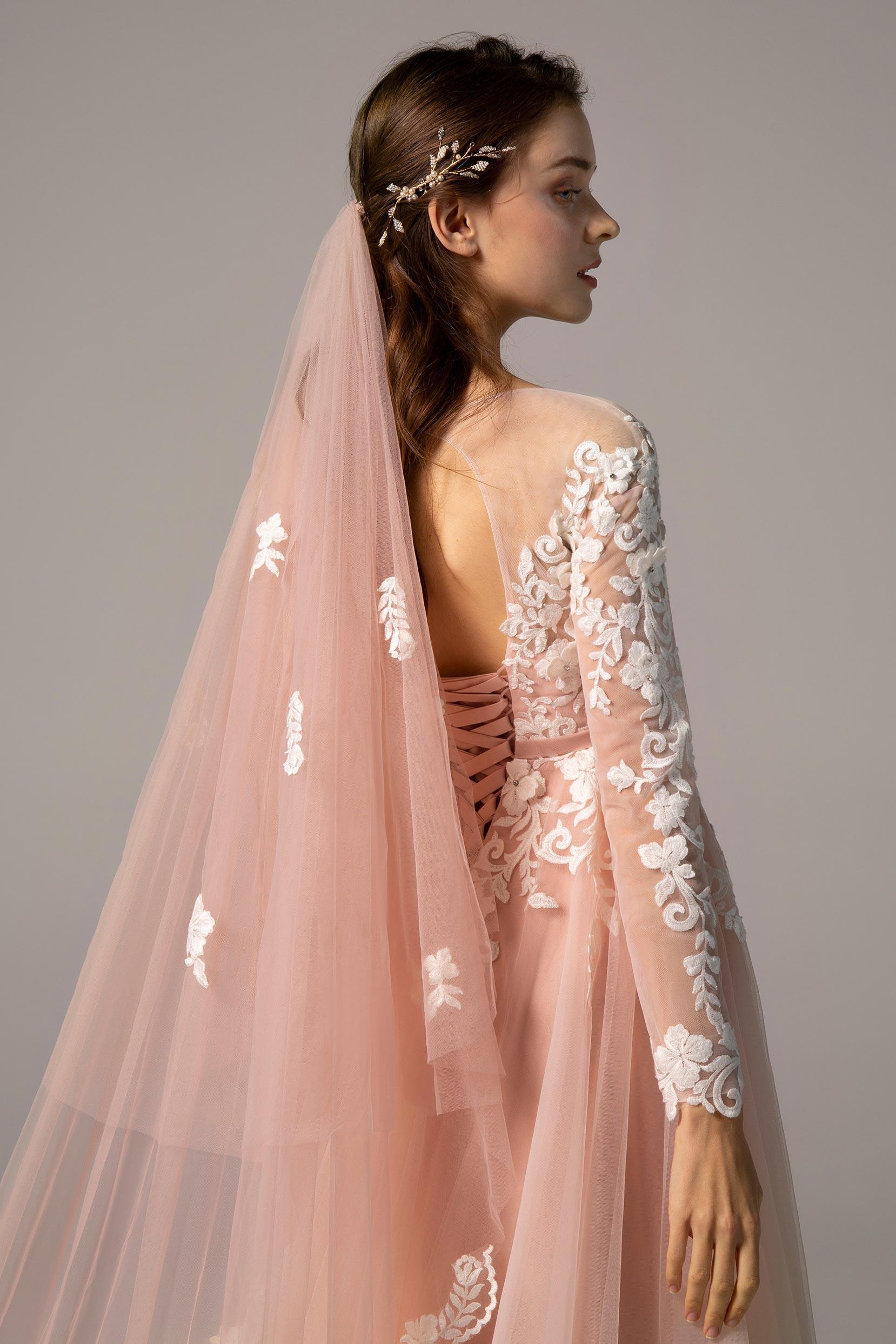 Two-tier Lace Edge Tulle Cathedral Veils with Appliques CV0228 - COCOMELODY