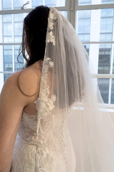 One-tier Lace Edge Tulle Chapel Veils with Appliques CV0334